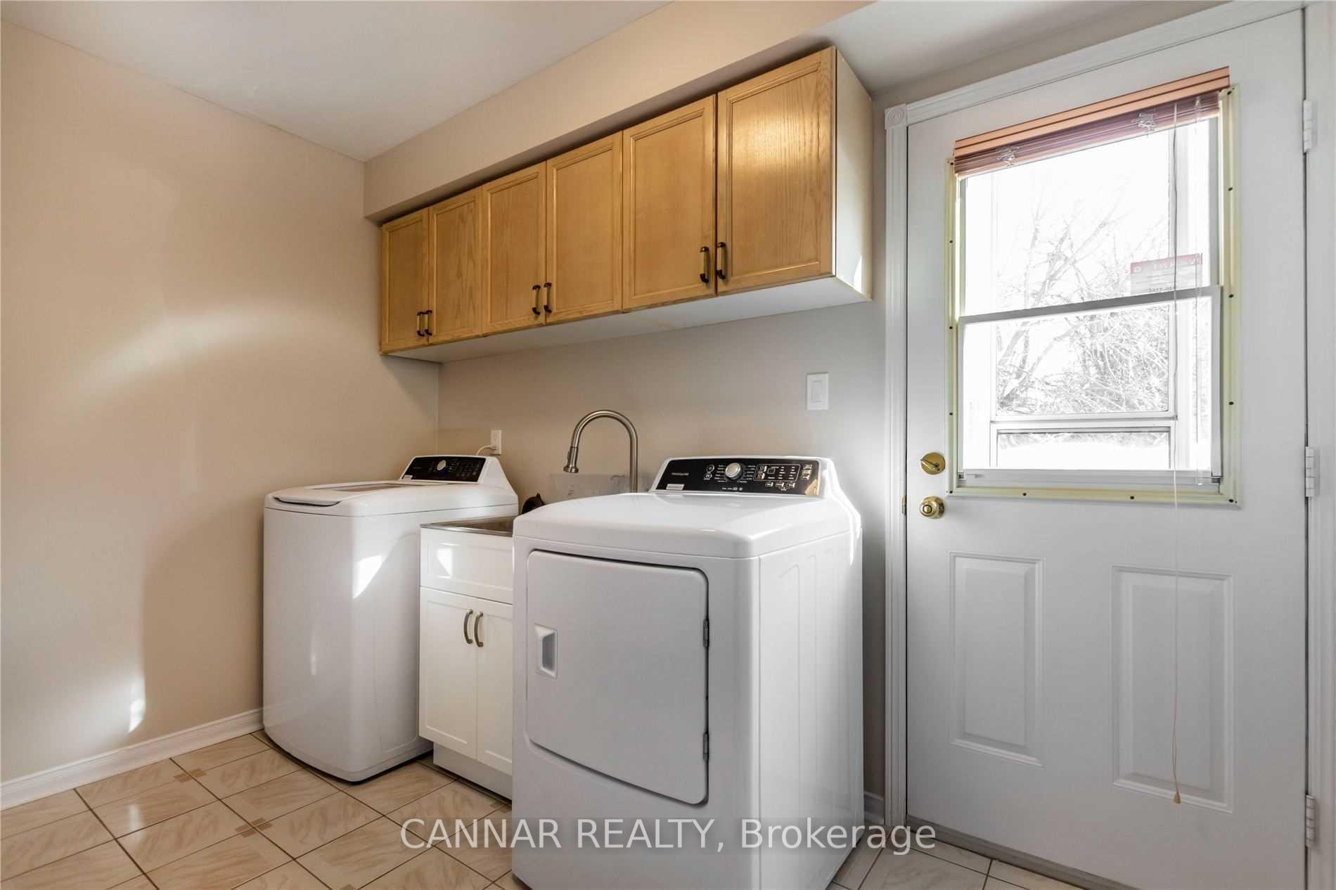 Photo 13 of 63 Laurelcrest Street, Brampton, Westgate — HOMEH