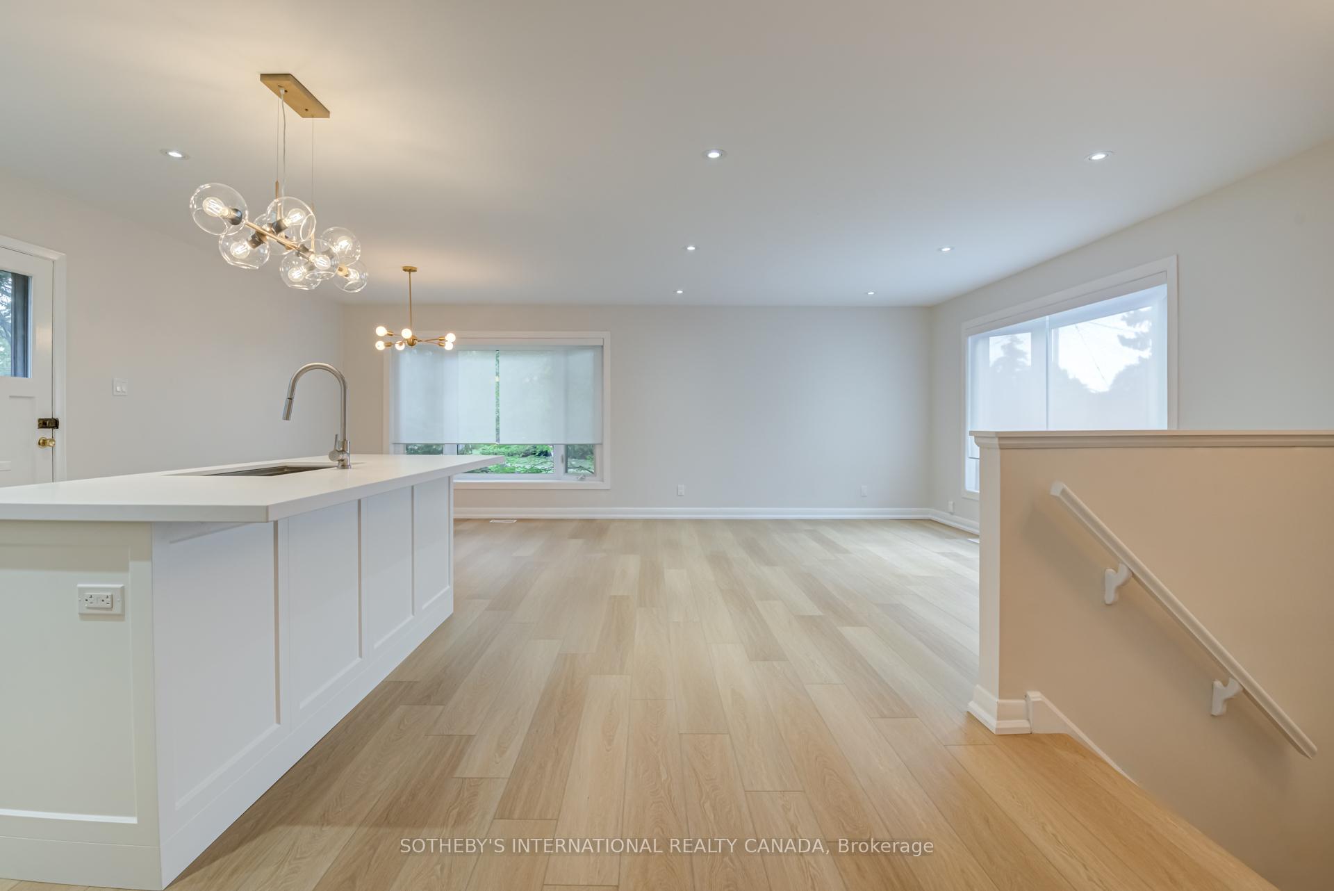 Photo 6 of Unit Main, 18 Puckeridge Crescent, Etobicoke, Eringate-Centennial-West Deane — HOMEH