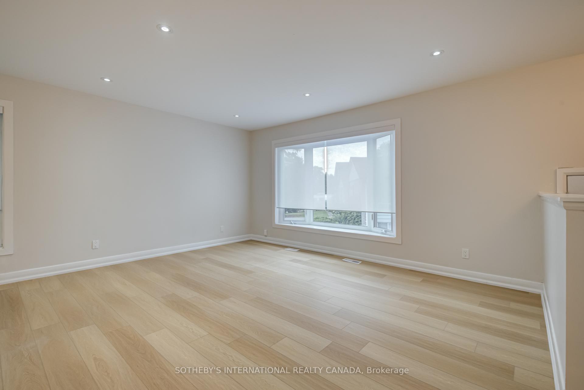 Photo 7 of Unit Main, 18 Puckeridge Crescent, Etobicoke, Eringate-Centennial-West Deane — HOMEH
