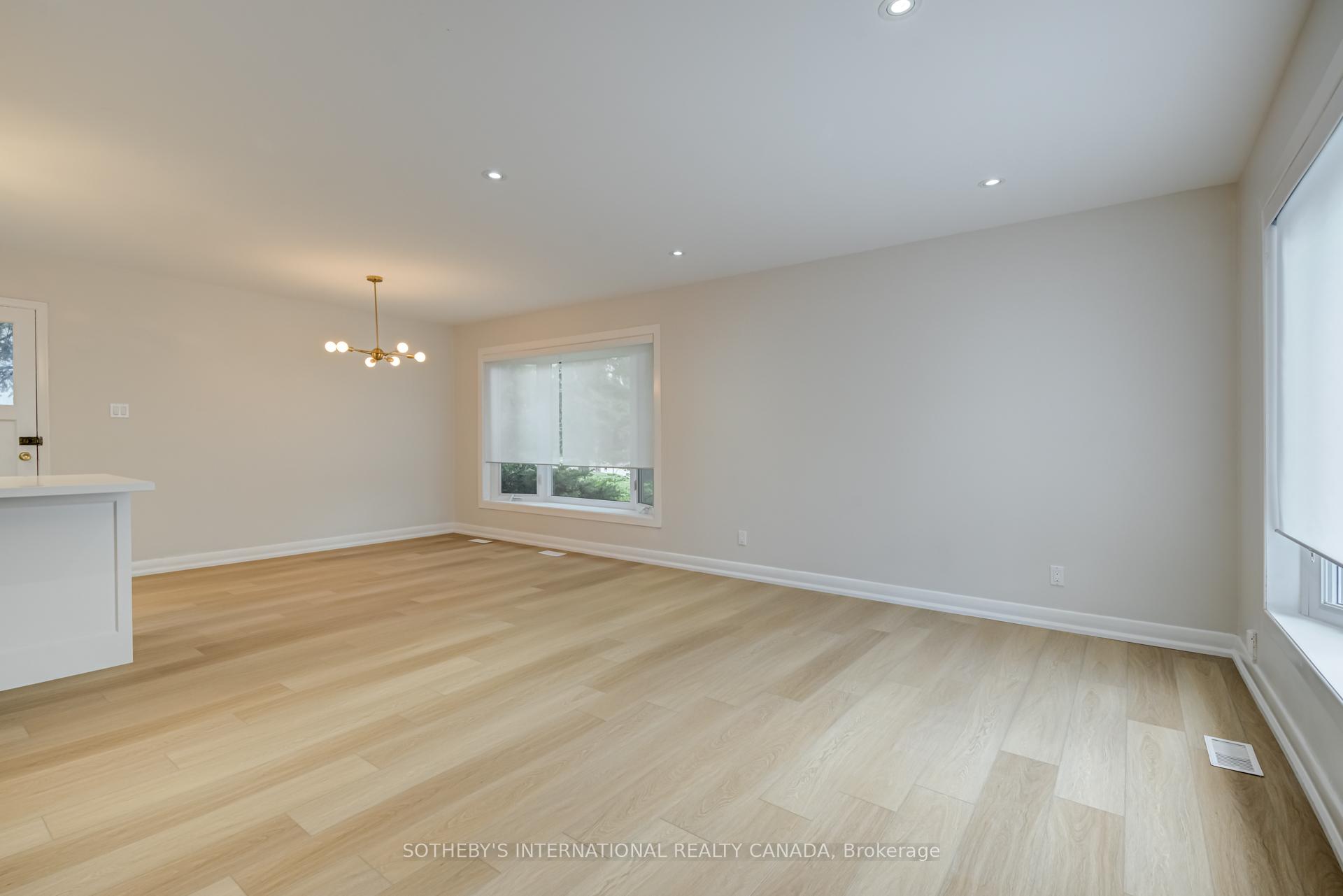 Photo 8 of Unit Main, 18 Puckeridge Crescent, Etobicoke, Eringate-Centennial-West Deane — HOMEH