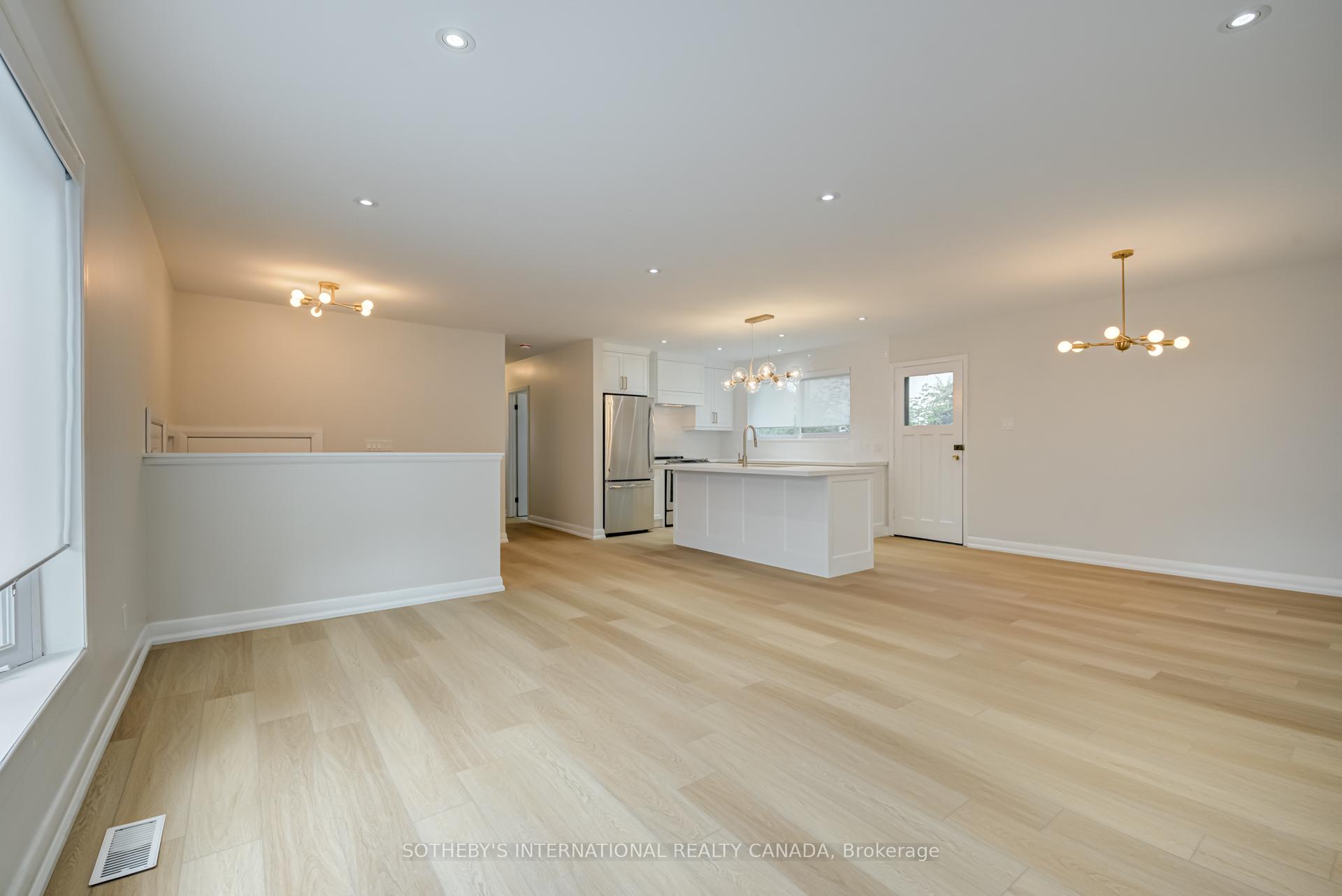 Photo 9 of Unit Main, 18 Puckeridge Crescent, Etobicoke, Eringate-Centennial-West Deane — HOMEH