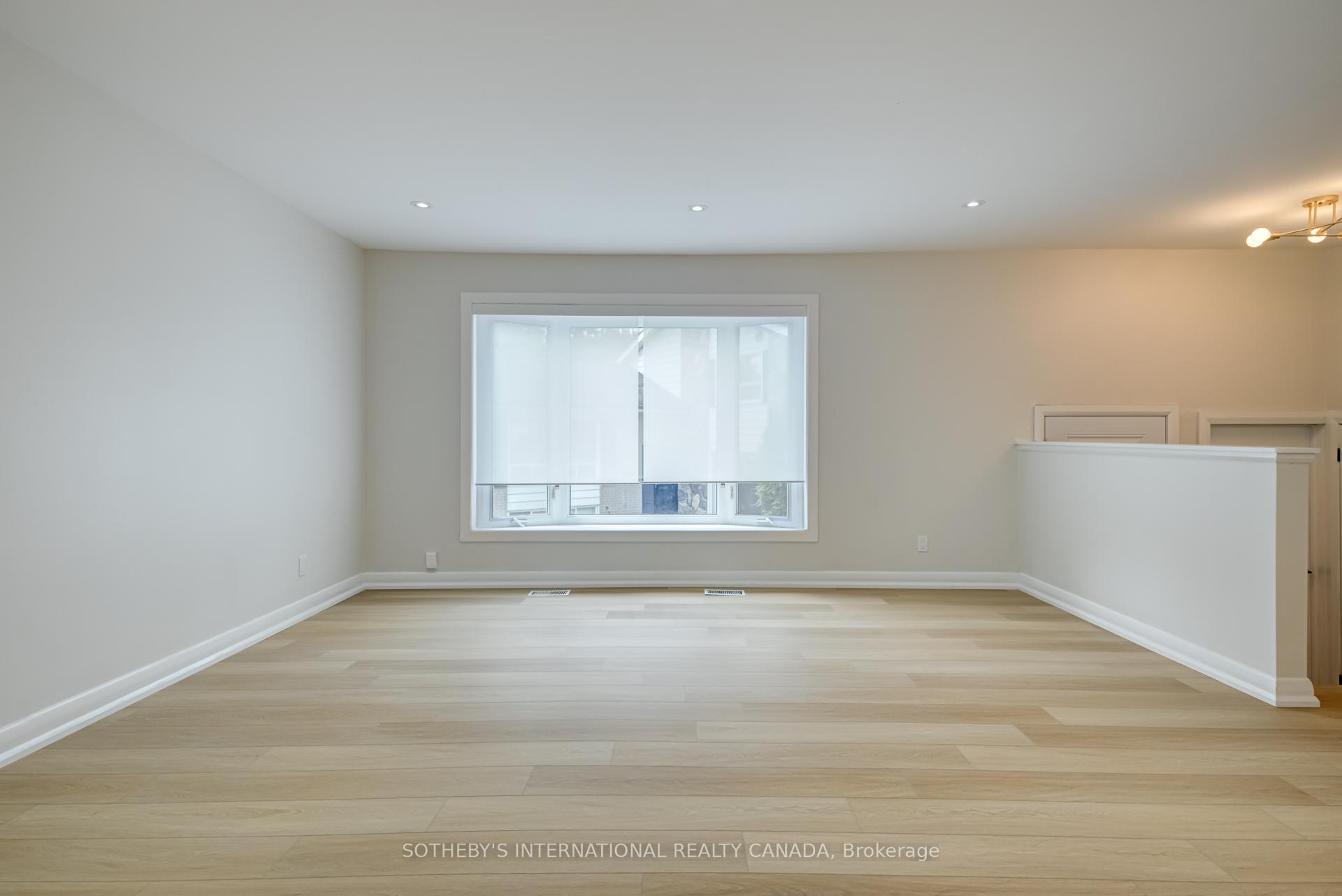 Photo 10 of Unit Main, 18 Puckeridge Crescent, Etobicoke, Eringate-Centennial-West Deane — HOMEH