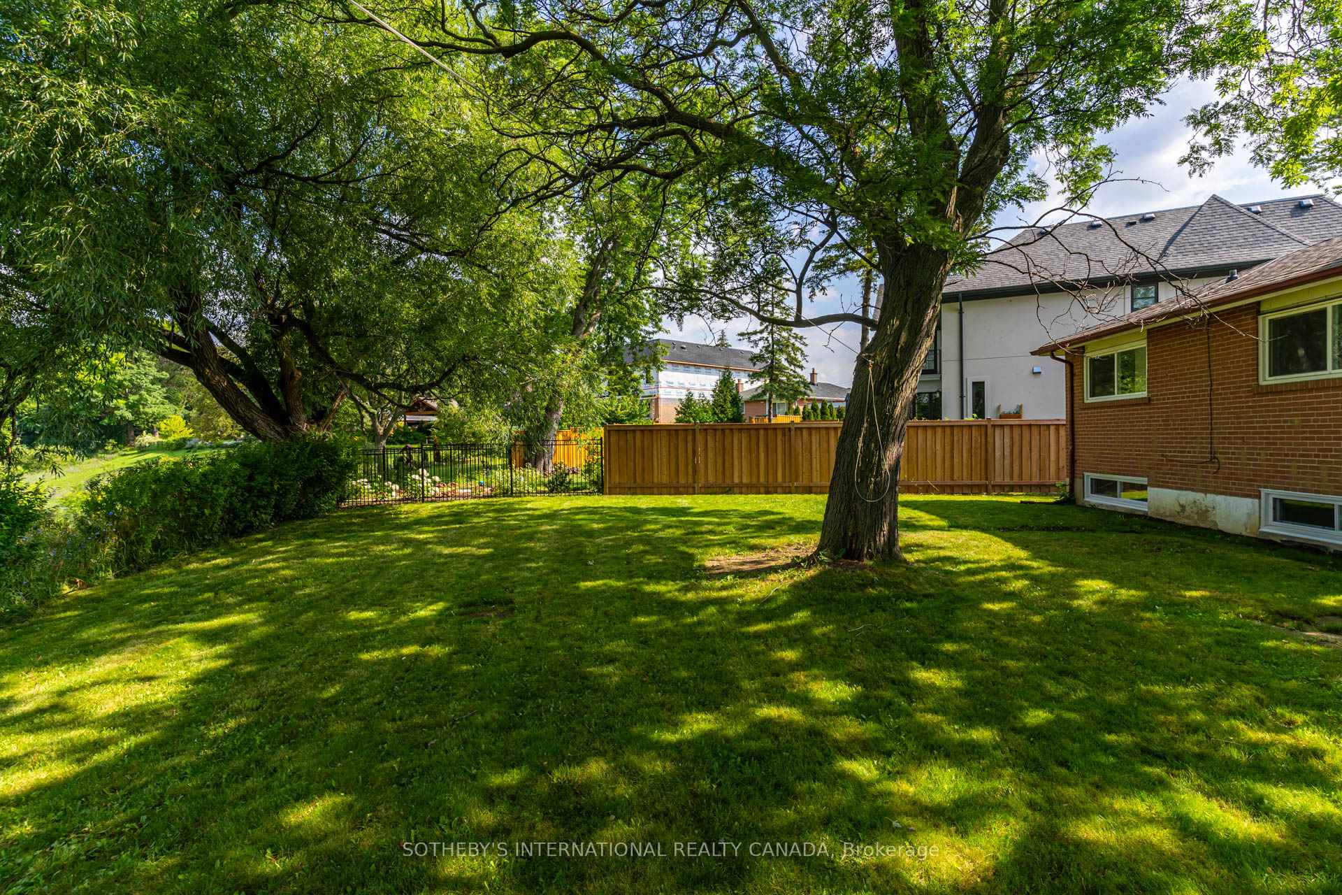 Photo 29 of Unit Main, 18 Puckeridge Crescent, Etobicoke, Eringate-Centennial-West Deane — HOMEH