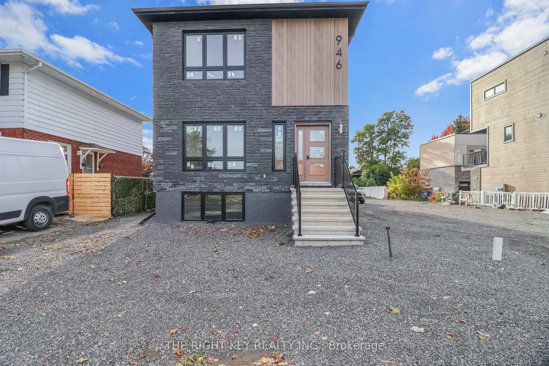 Photo 1 of Unit E, 946 Woodroffe Avenue E, Ottawa, Woodroffe — HOMEH