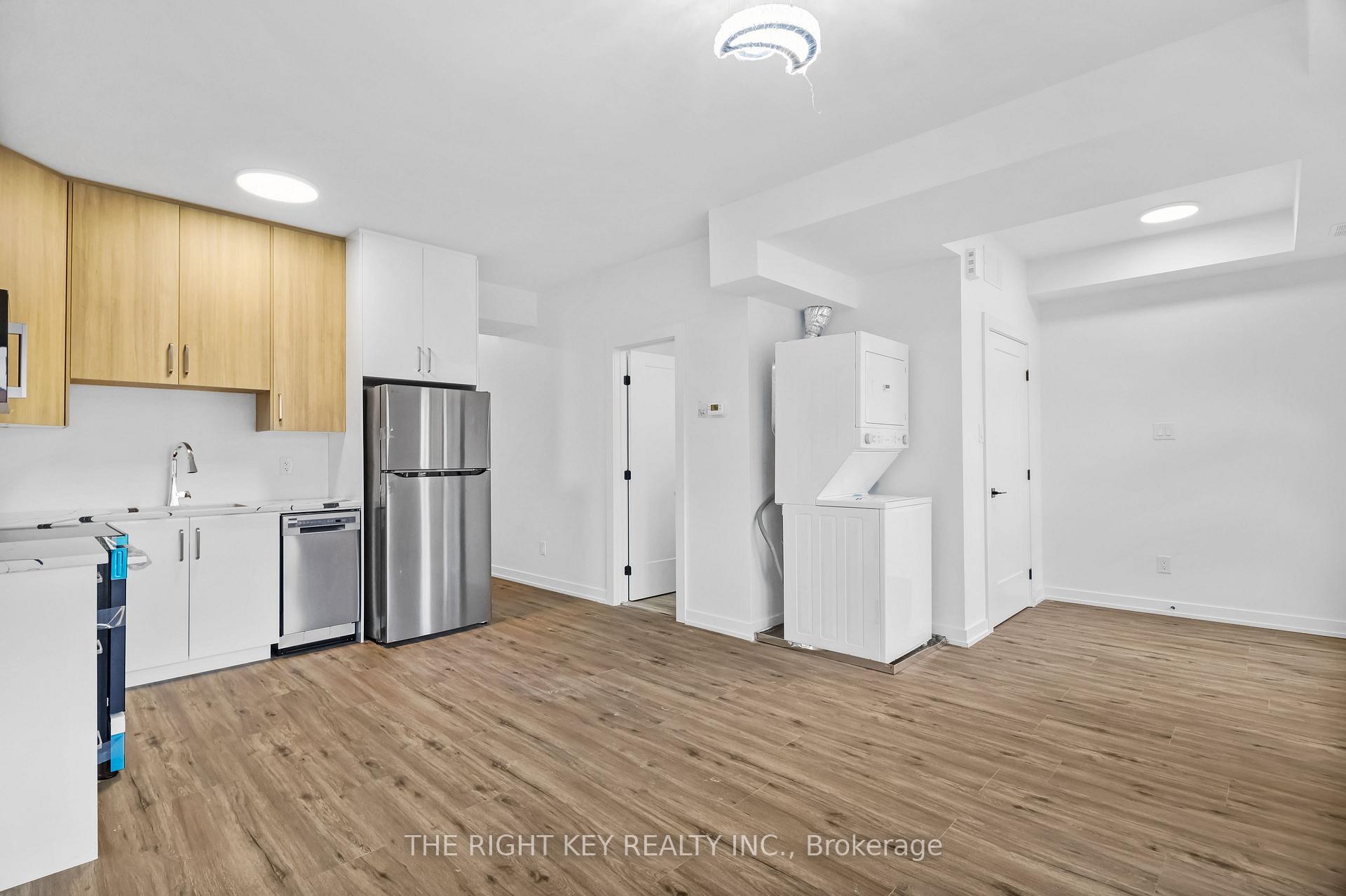 Photo 4 of Unit E, 946 Woodroffe Avenue E, Ottawa, Woodroffe — HOMEH