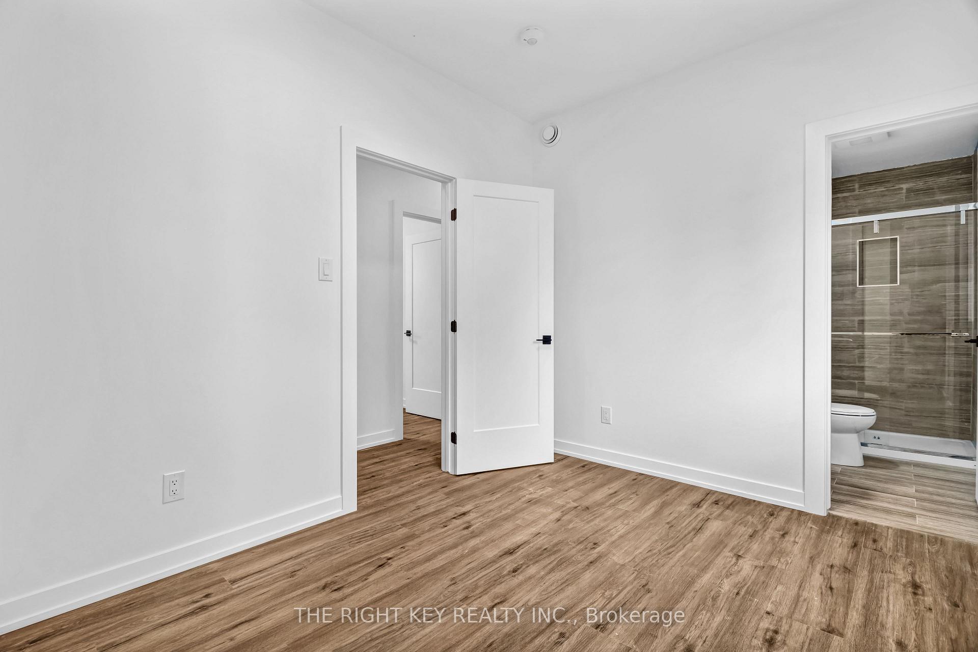 Photo 10 of Unit E, 946 Woodroffe Avenue E, Ottawa, Woodroffe — HOMEH