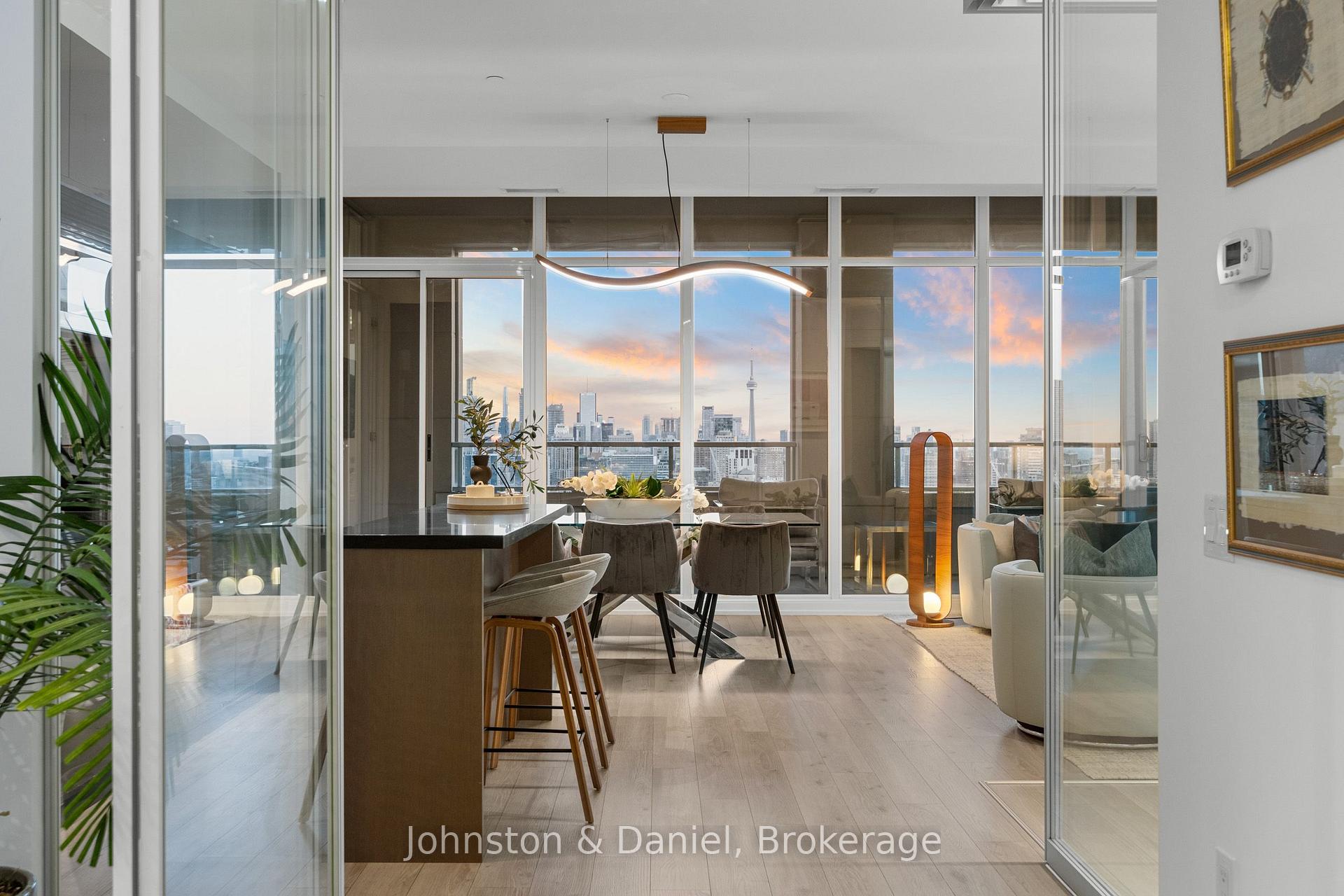 Photo 6 of Unit 1213, 111 St Clair Avenue W, Toronto, Yonge-St. Clair — HOMEH