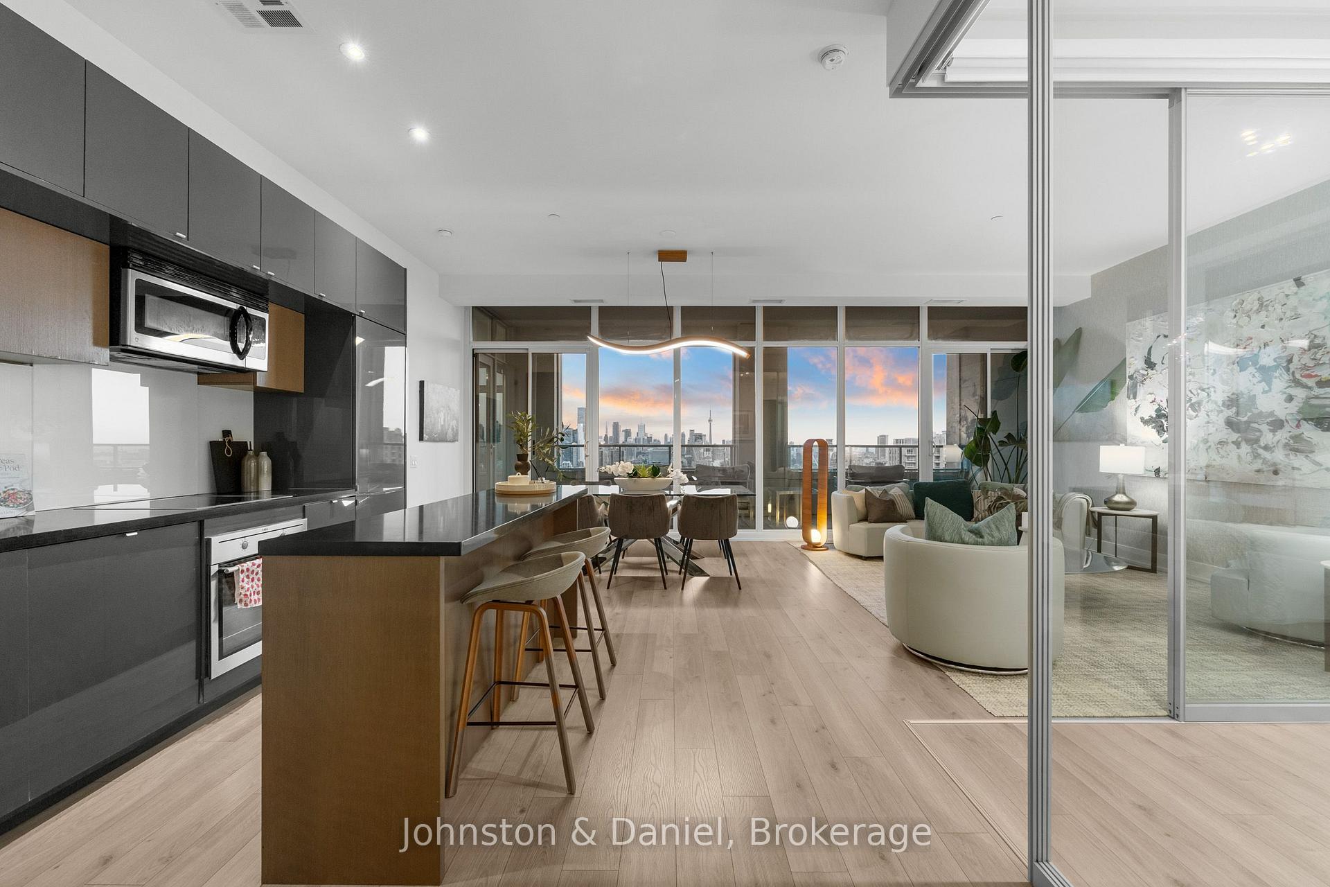 Photo 8 of Unit 1213, 111 St Clair Avenue W, Toronto, Yonge-St. Clair — HOMEH