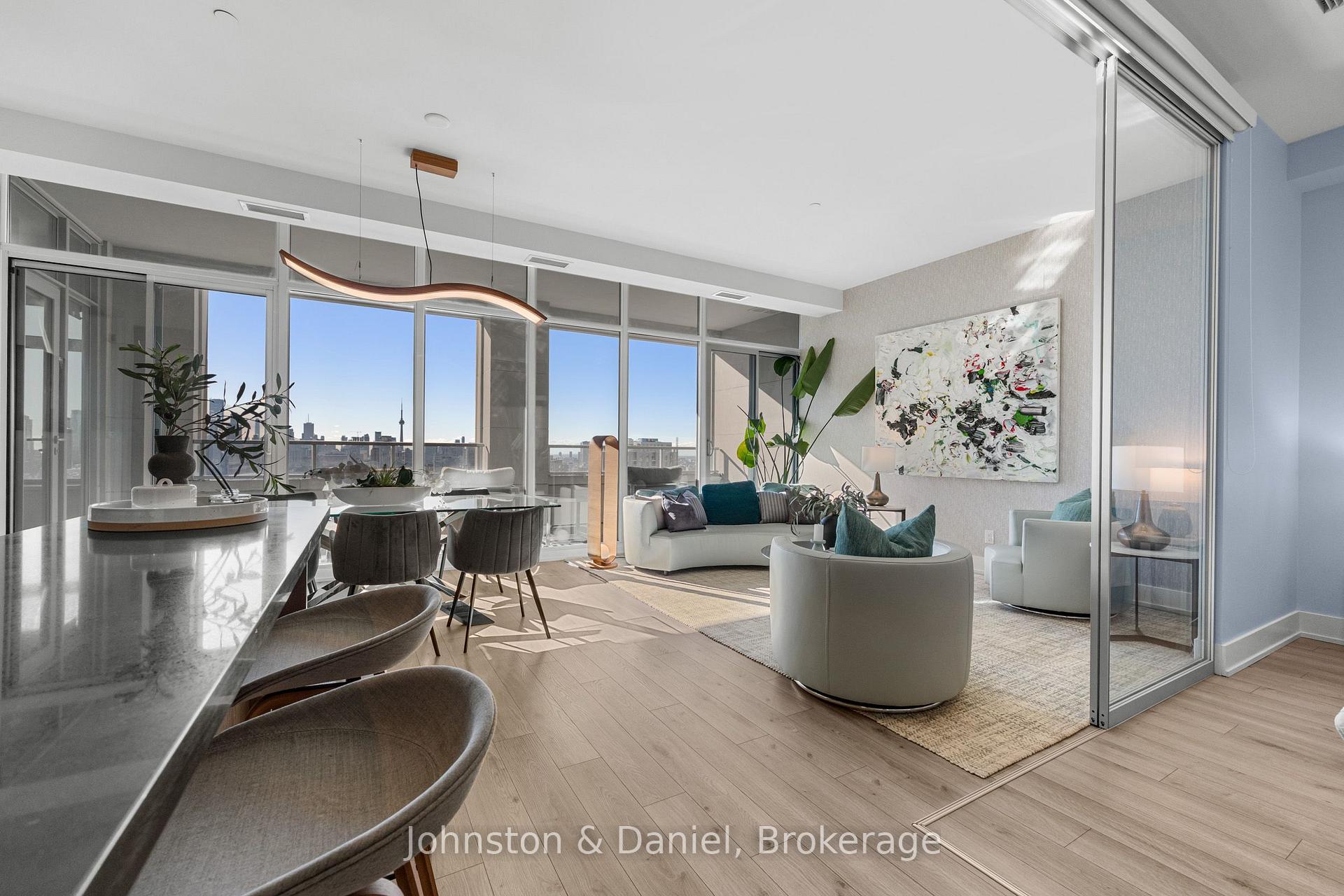 Photo 11 of Unit 1213, 111 St Clair Avenue W, Toronto, Yonge-St. Clair — HOMEH