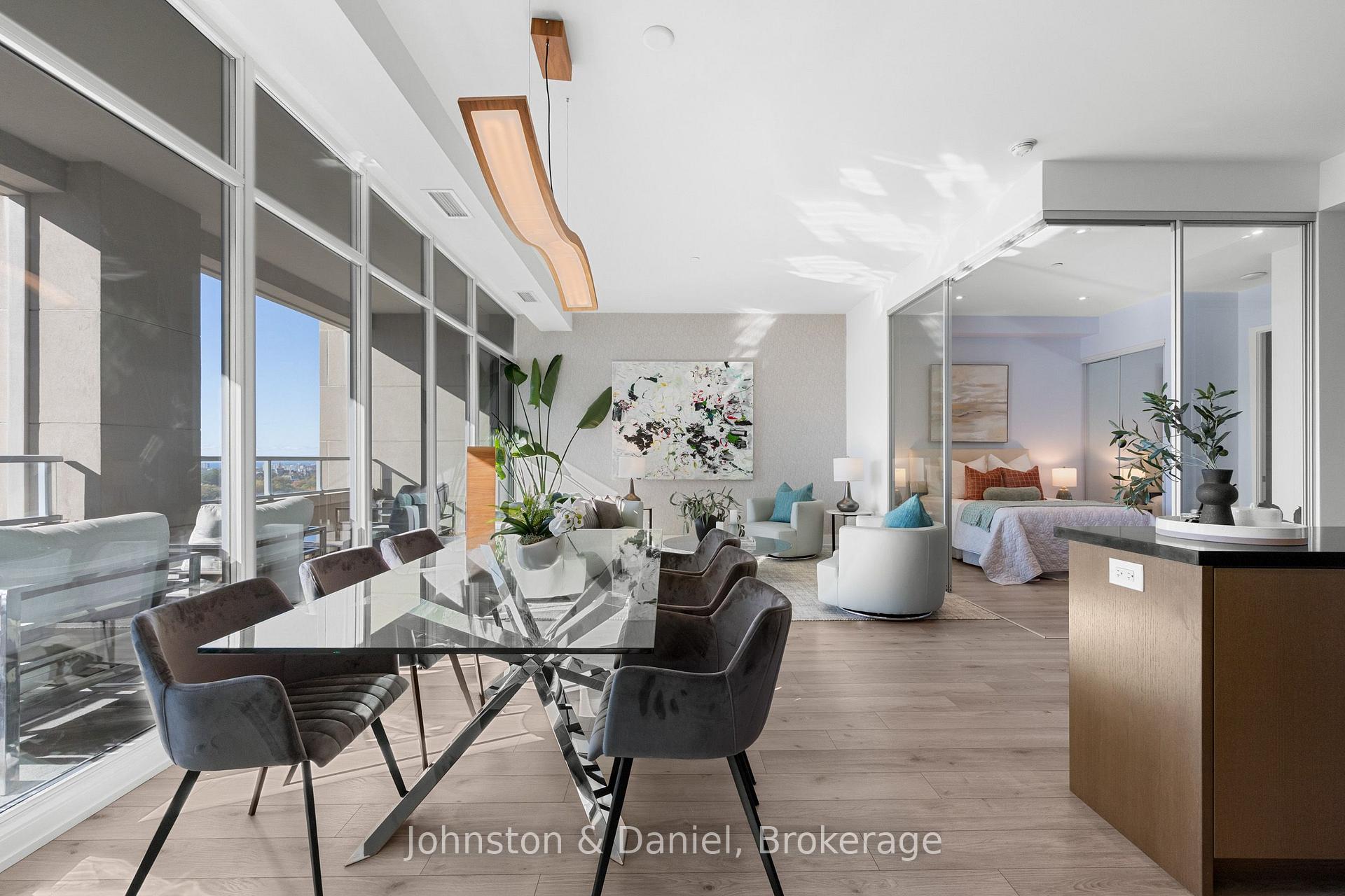 Photo 13 of Unit 1213, 111 St Clair Avenue W, Toronto, Yonge-St. Clair — HOMEH
