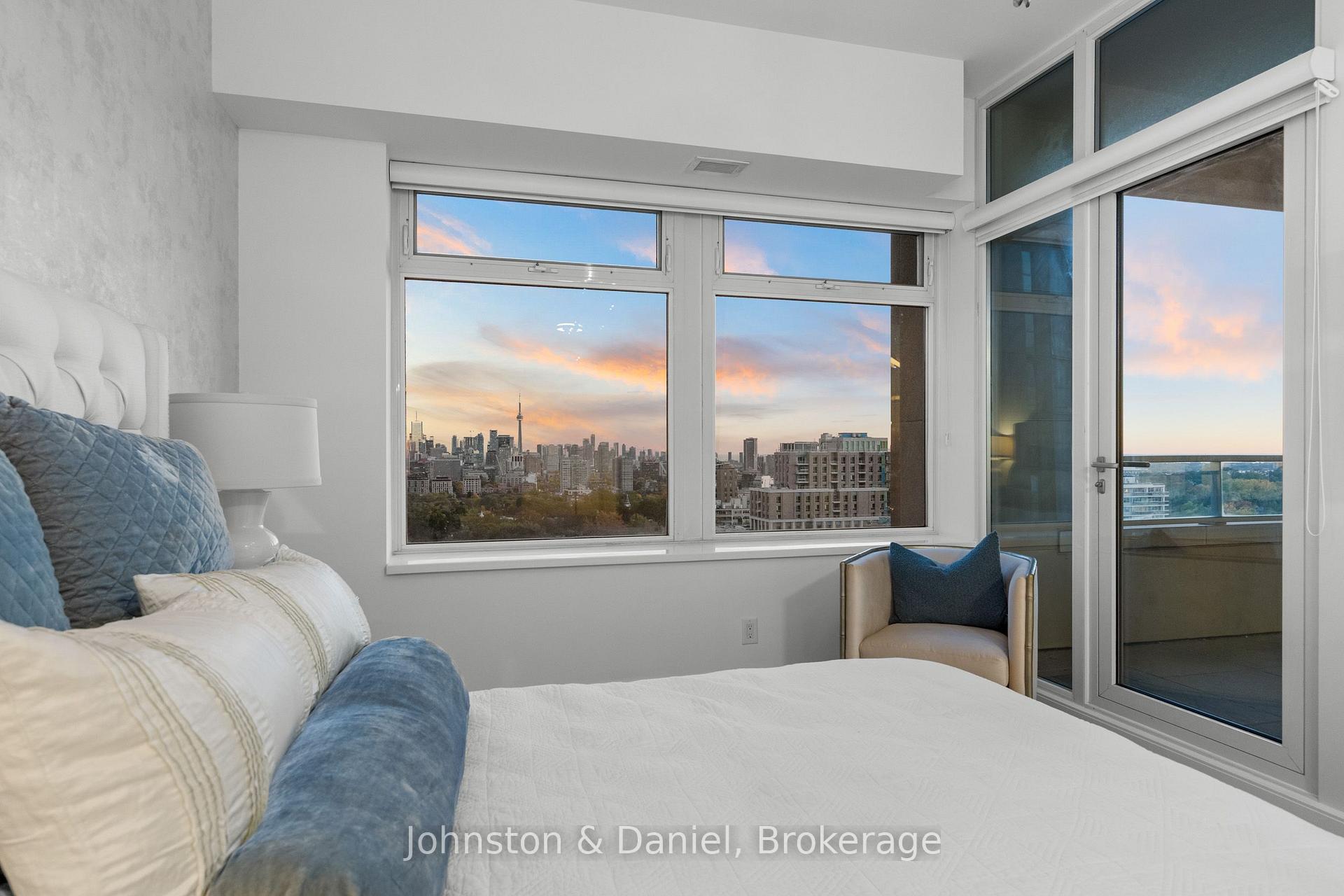 Photo 26 of Unit 1213, 111 St Clair Avenue W, Toronto, Yonge-St. Clair — HOMEH