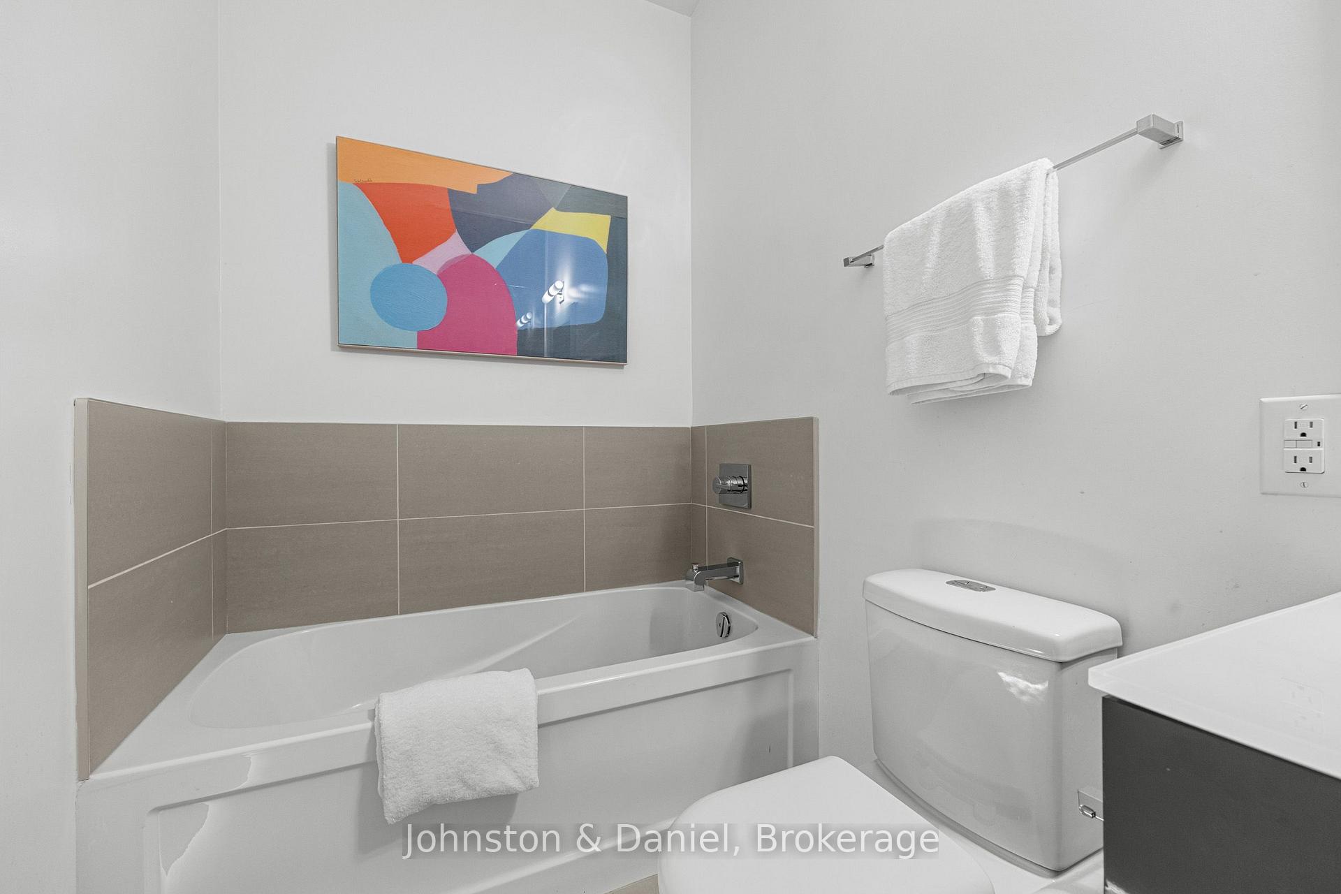 Photo 27 of Unit 1213, 111 St Clair Avenue W, Toronto, Yonge-St. Clair — HOMEH