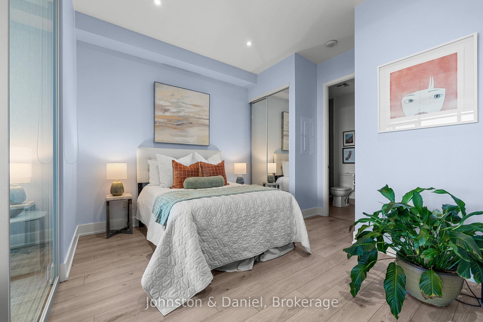 Photo 30 of Unit 1213, 111 St Clair Avenue W, Toronto, Yonge-St. Clair — HOMEH
