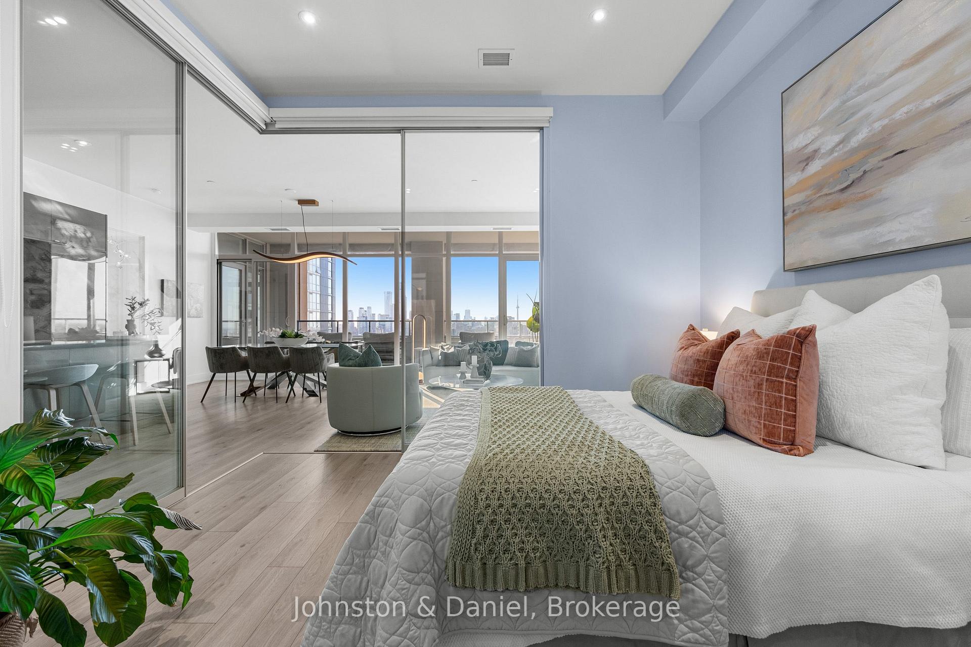 Photo 31 of Unit 1213, 111 St Clair Avenue W, Toronto, Yonge-St. Clair — HOMEH