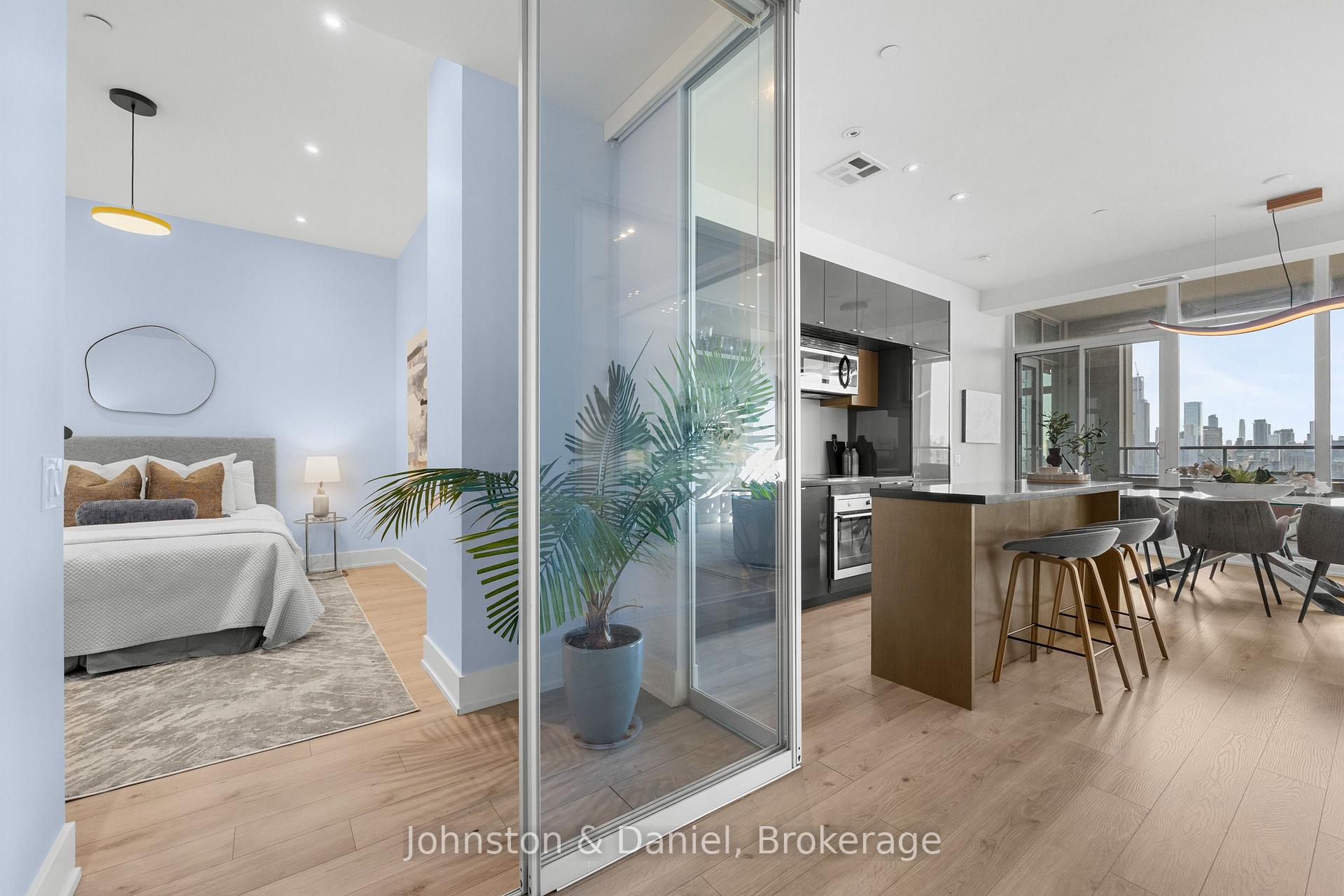 Photo 34 of Unit 1213, 111 St Clair Avenue W, Toronto, Yonge-St. Clair — HOMEH