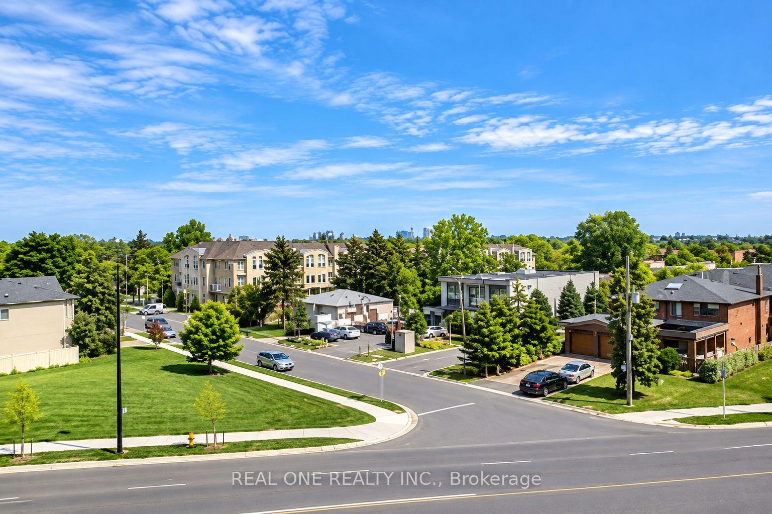 Photo 7 of Unit 302, 18 Holmes Avenue, North York, Willowdale East — HOMEH