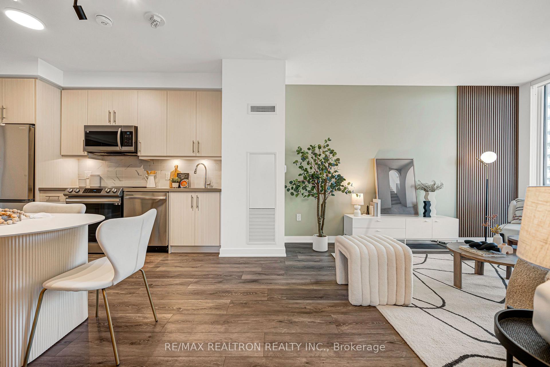 Photo 1 of Unit 1005, 105 Oneida Crescent, Richmond Hill, Langstaff — HOMEH