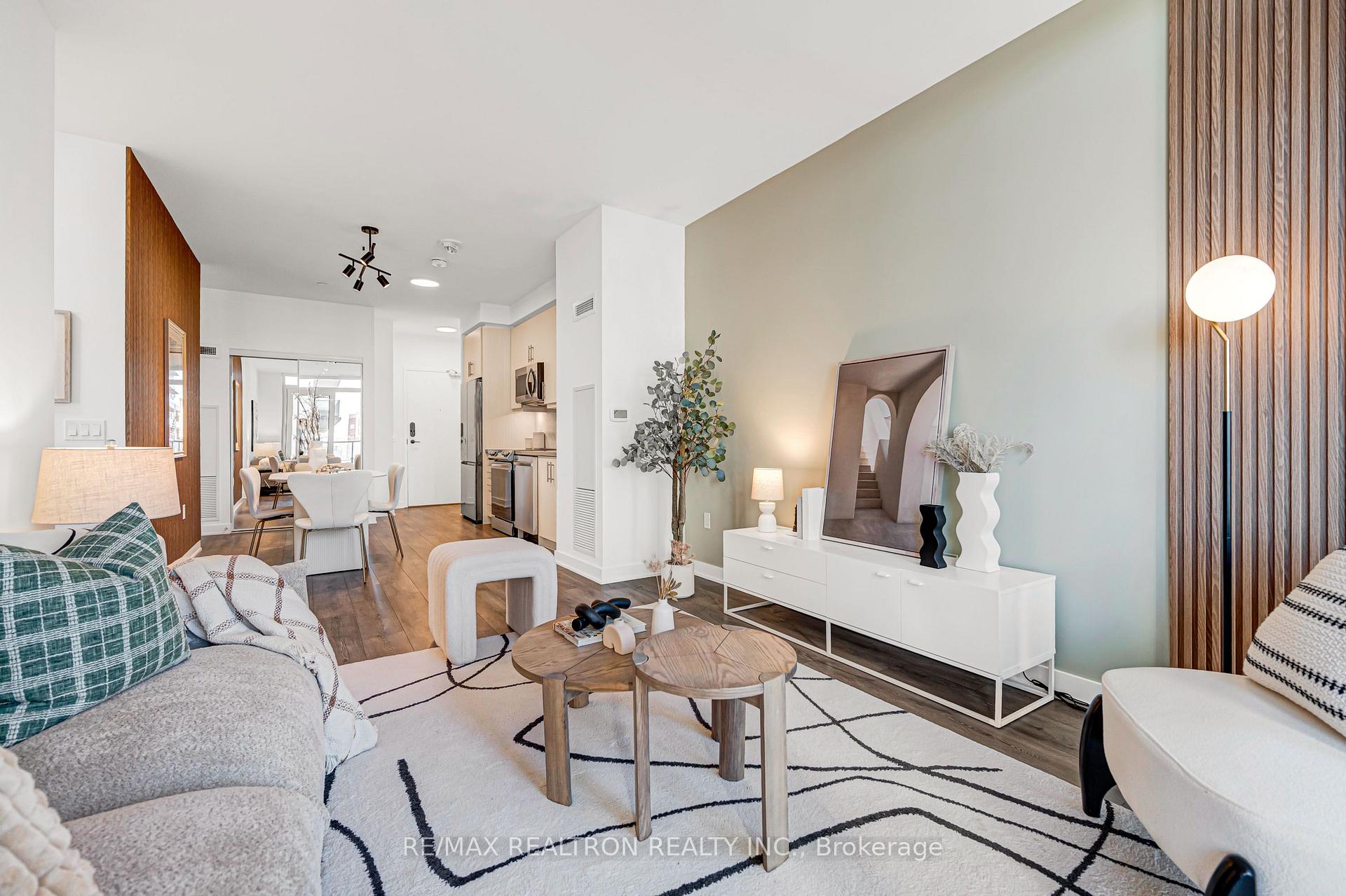 Photo 4 of Unit 1005, 105 Oneida Crescent, Richmond Hill, Langstaff — HOMEH