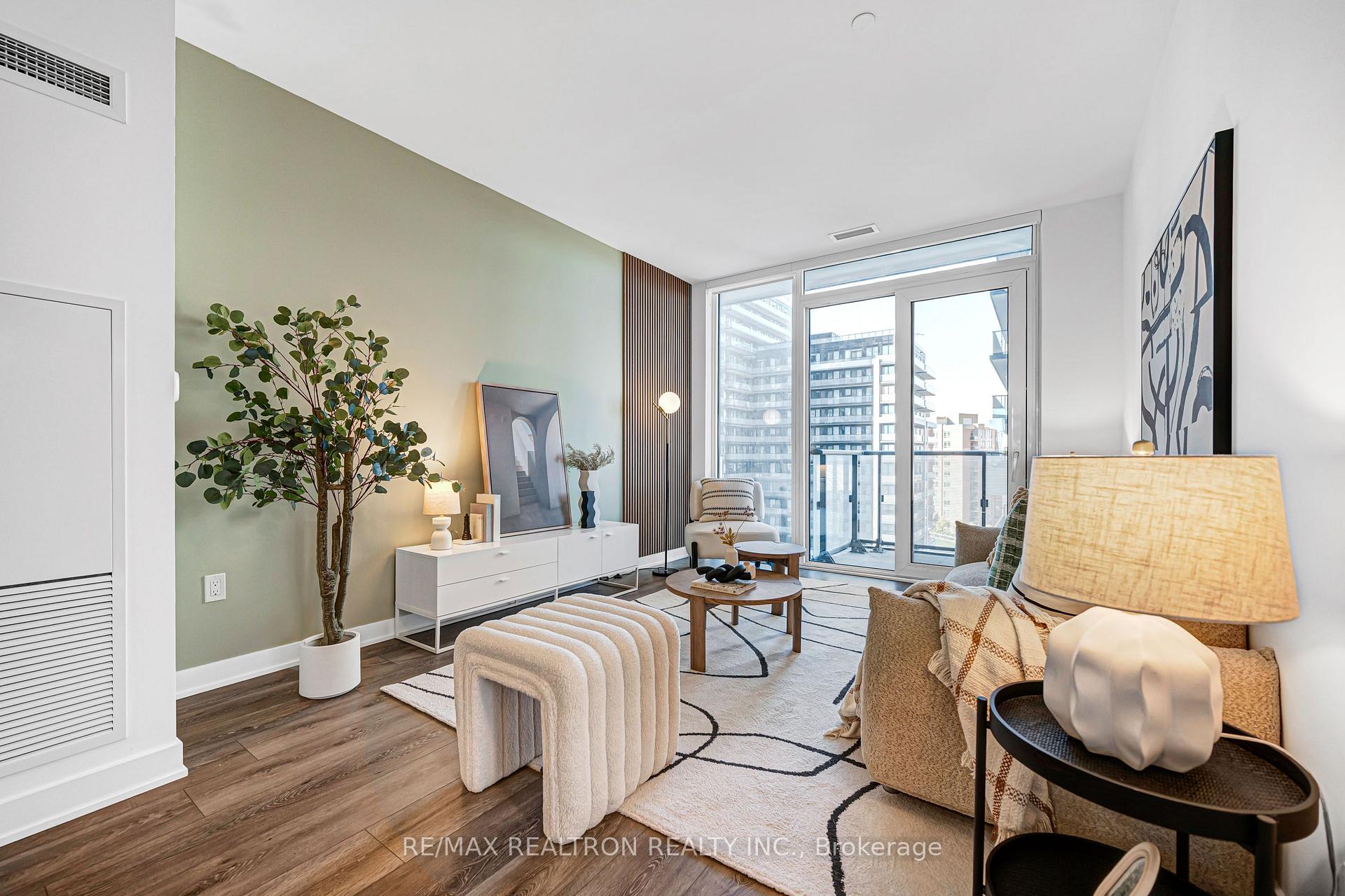 Photo 5 of Unit 1005, 105 Oneida Crescent, Richmond Hill, Langstaff — HOMEH