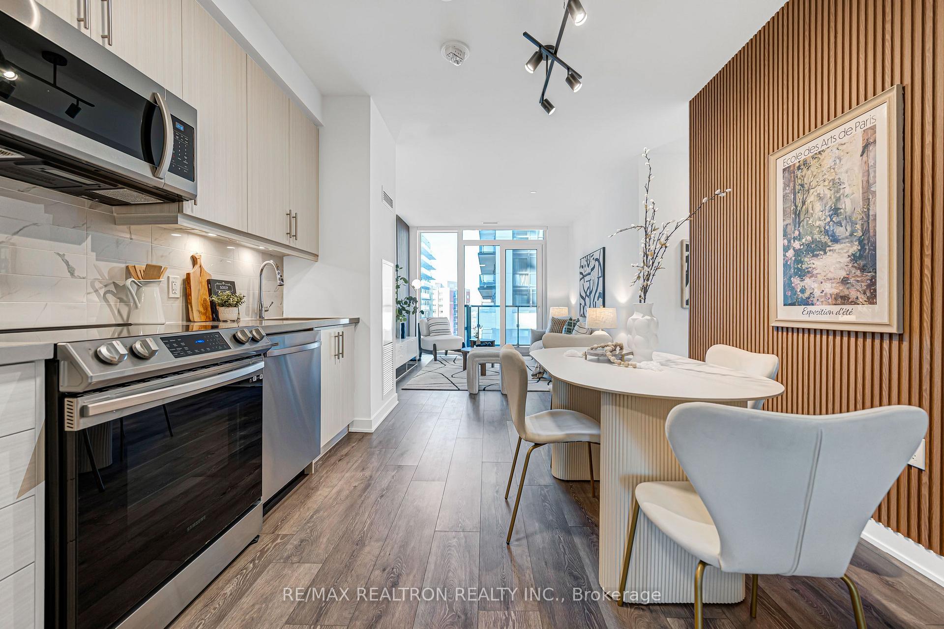Photo 7 of Unit 1005, 105 Oneida Crescent, Richmond Hill, Langstaff — HOMEH