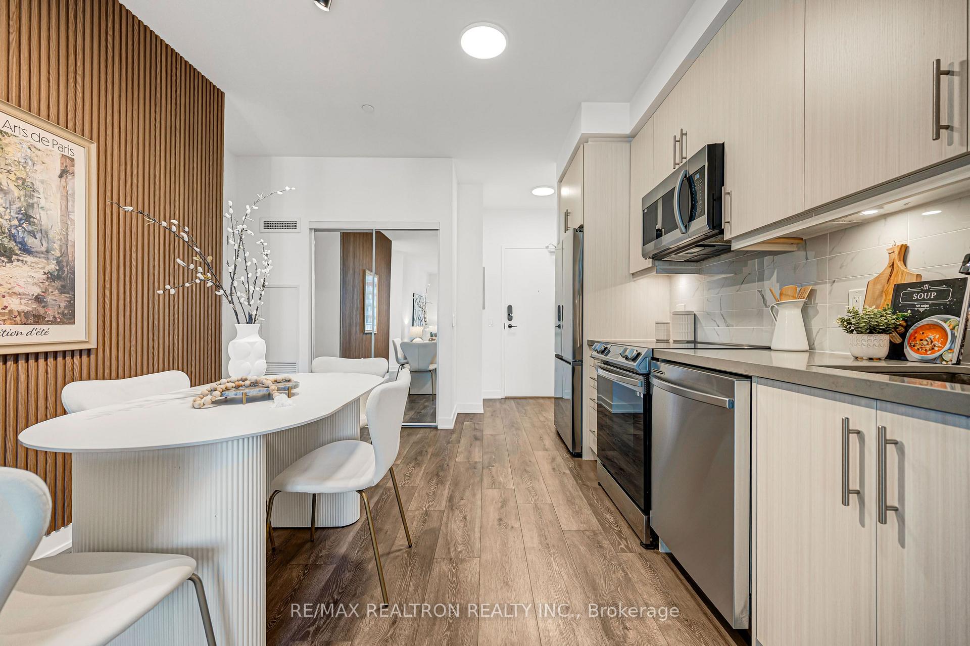 Photo 21 of Unit 1005, 105 Oneida Crescent, Richmond Hill, Langstaff — HOMEH