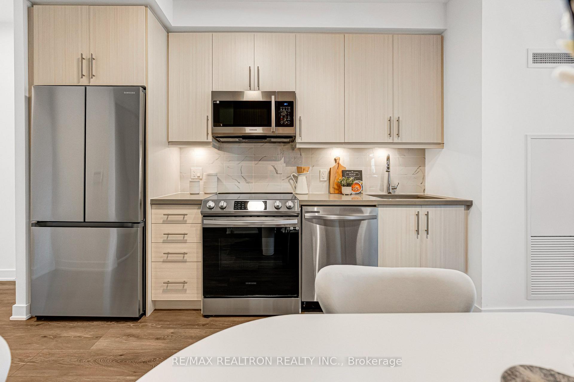 Photo 26 of Unit 1005, 105 Oneida Crescent, Richmond Hill, Langstaff — HOMEH