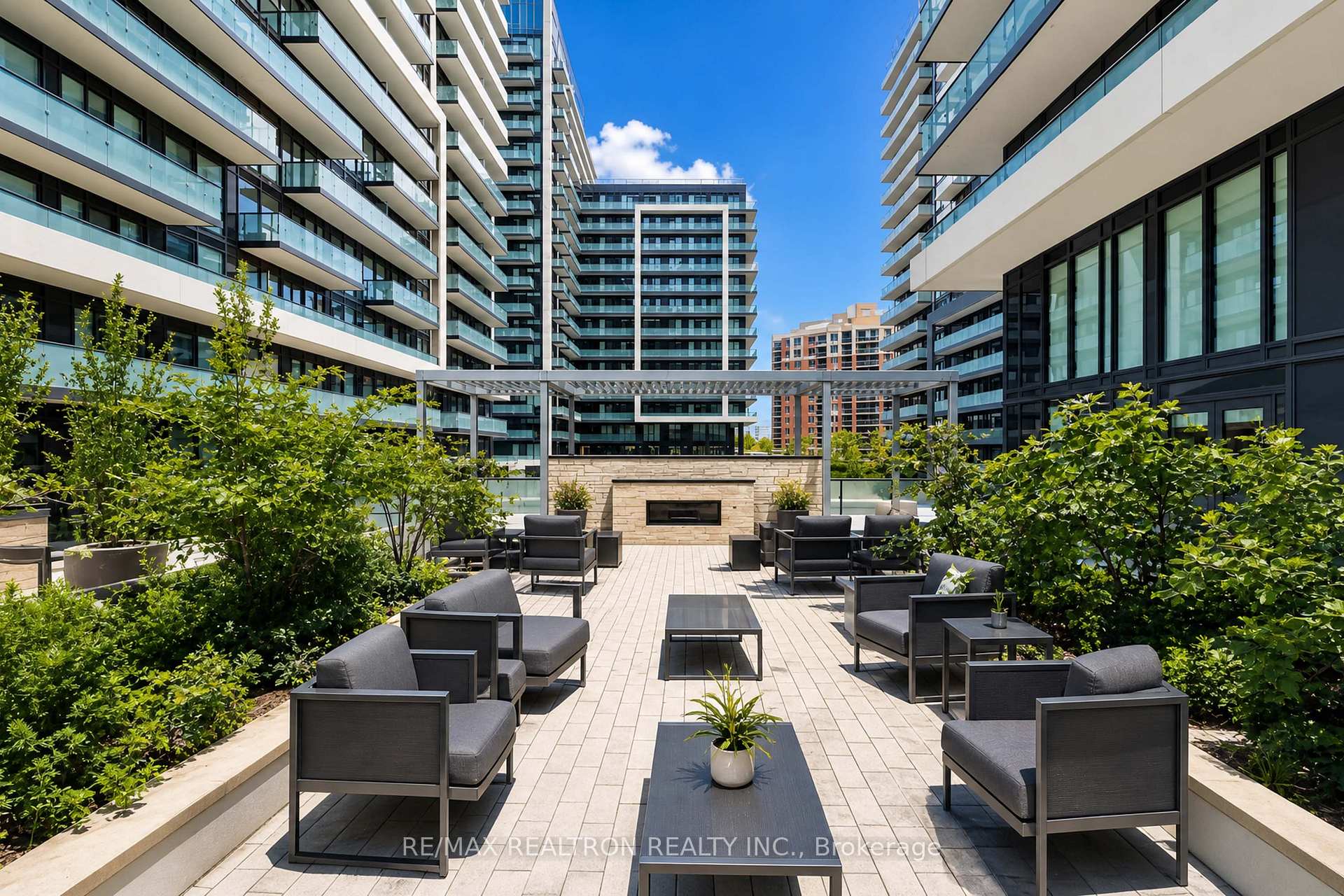 Photo 49 of Unit 1005, 105 Oneida Crescent, Richmond Hill, Langstaff — HOMEH