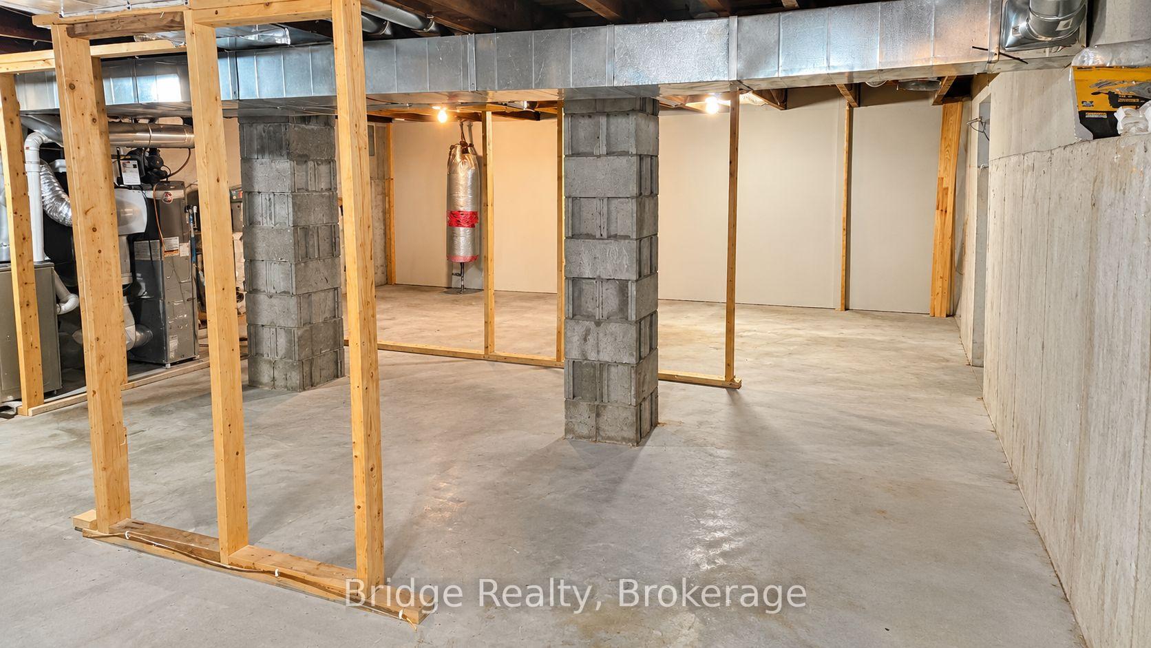 Photo 19 of 497 Simcoe Street, London, East K — HOMEH