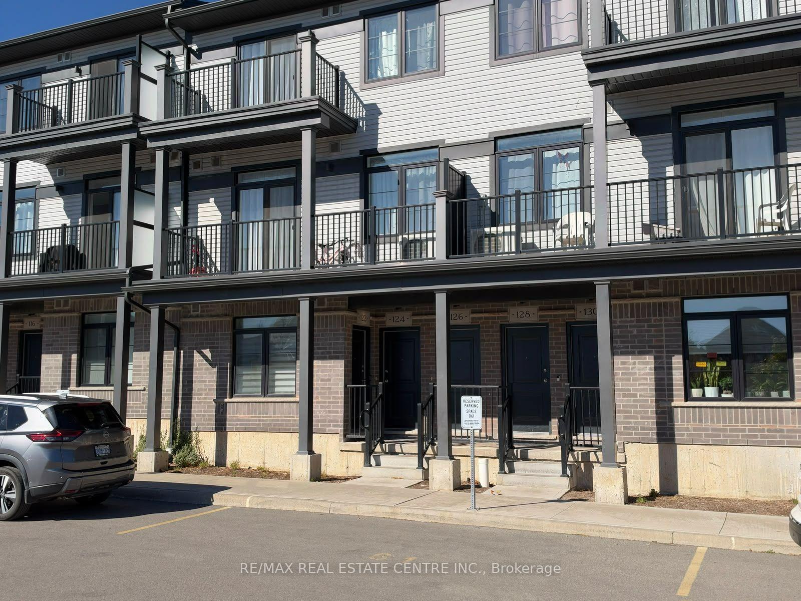Photo 3 of 122 Wheat Lane, Kitchener, Huron Park — HOMEH