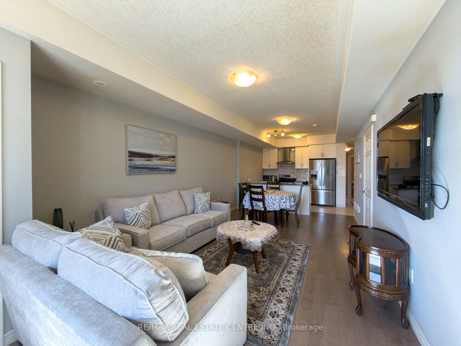 Photo 5 of 122 Wheat Lane, Kitchener, Huron Park — HOMEH