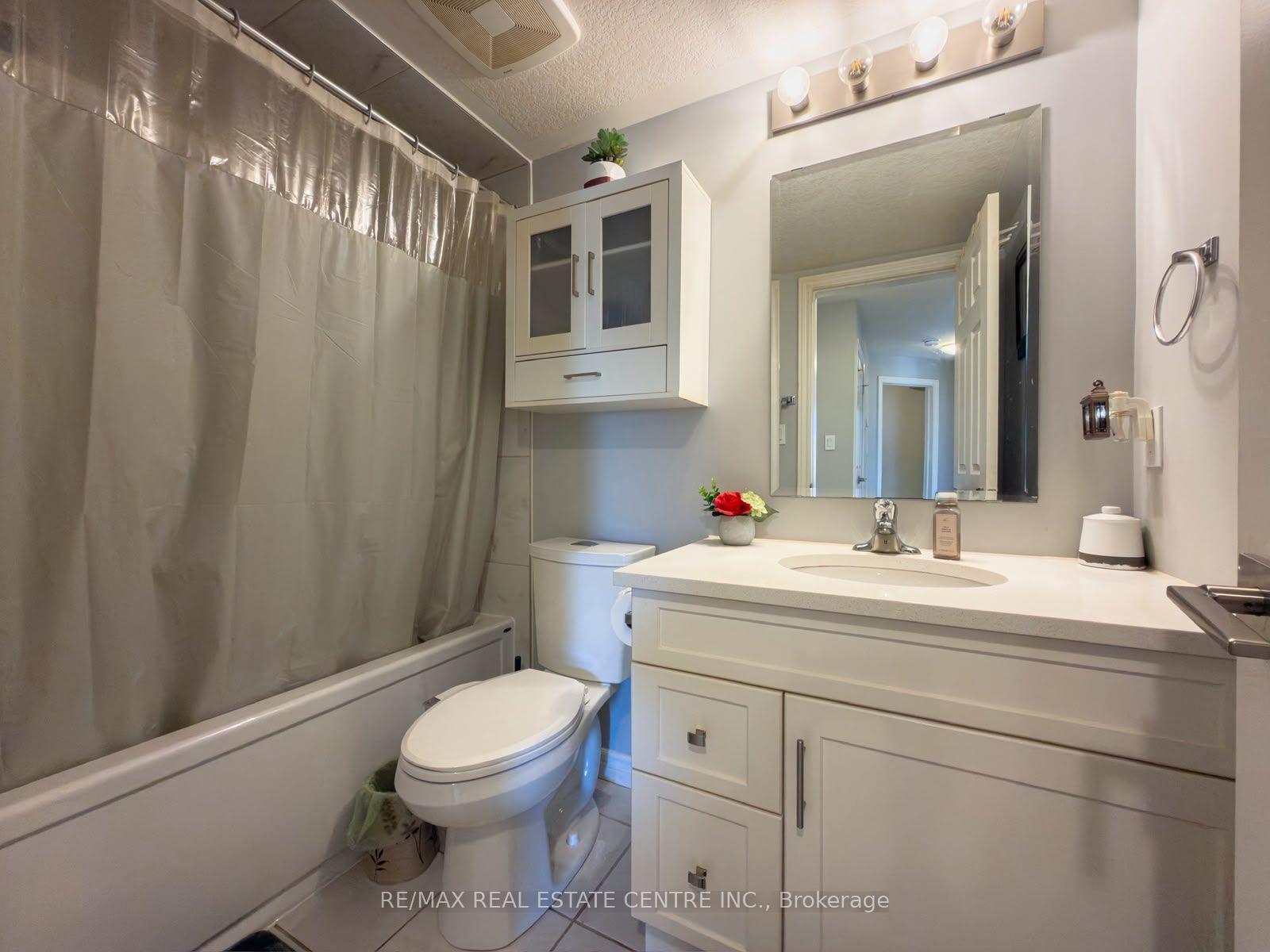 Photo 12 of 122 Wheat Lane, Kitchener, Huron Park — HOMEH