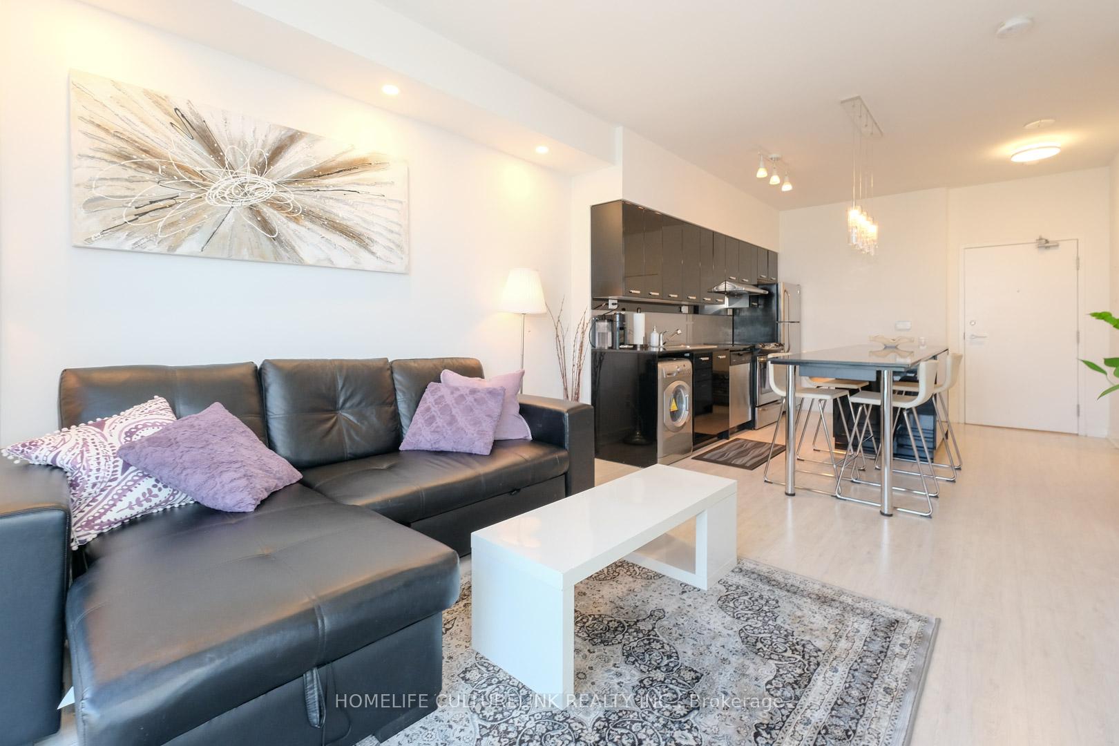 Photo 4 of Unit Ph10, 19 Singer Court, North York, Bayview Village — HOMEH