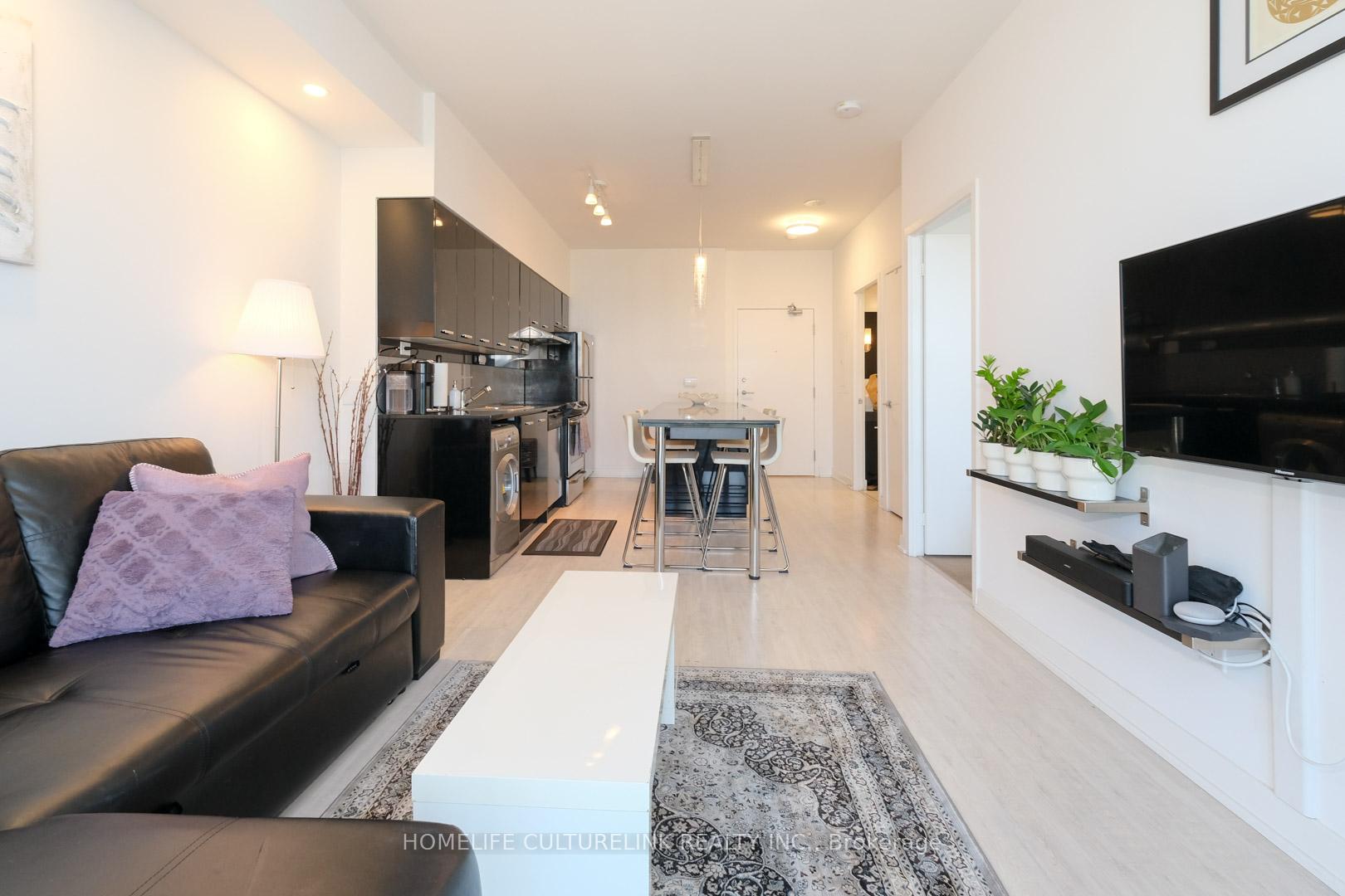 Photo 5 of Unit Ph10, 19 Singer Court, North York, Bayview Village — HOMEH