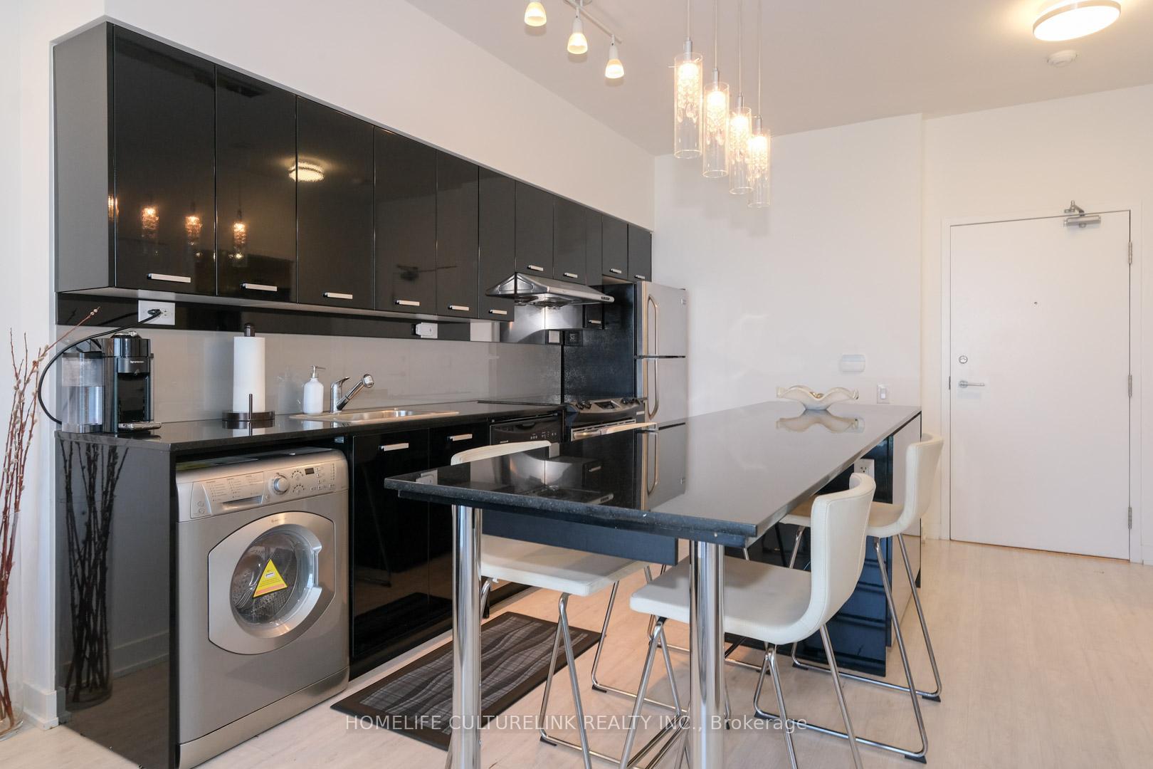 Photo 8 of Unit Ph10, 19 Singer Court, North York, Bayview Village — HOMEH