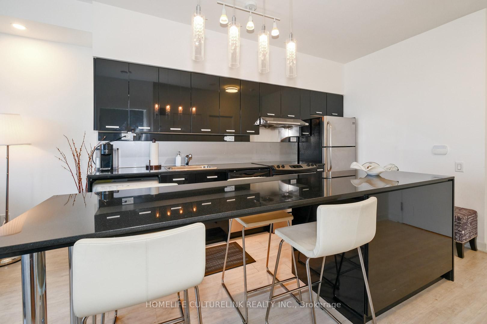 Photo 11 of Unit Ph10, 19 Singer Court, North York, Bayview Village — HOMEH