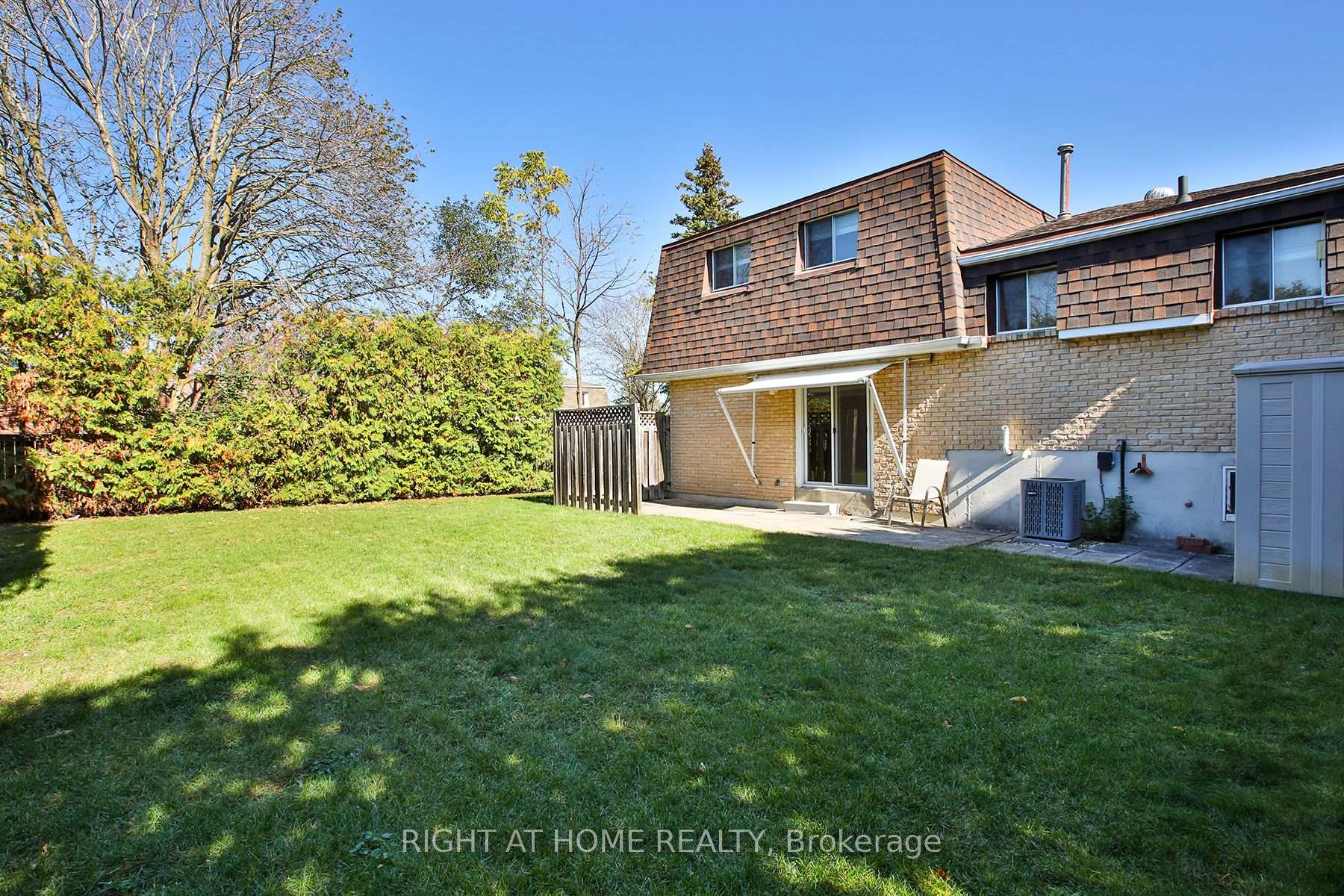 Photo 32 of 12 Rogers Road, Kawartha Lakes, Lindsay — HOMEH
