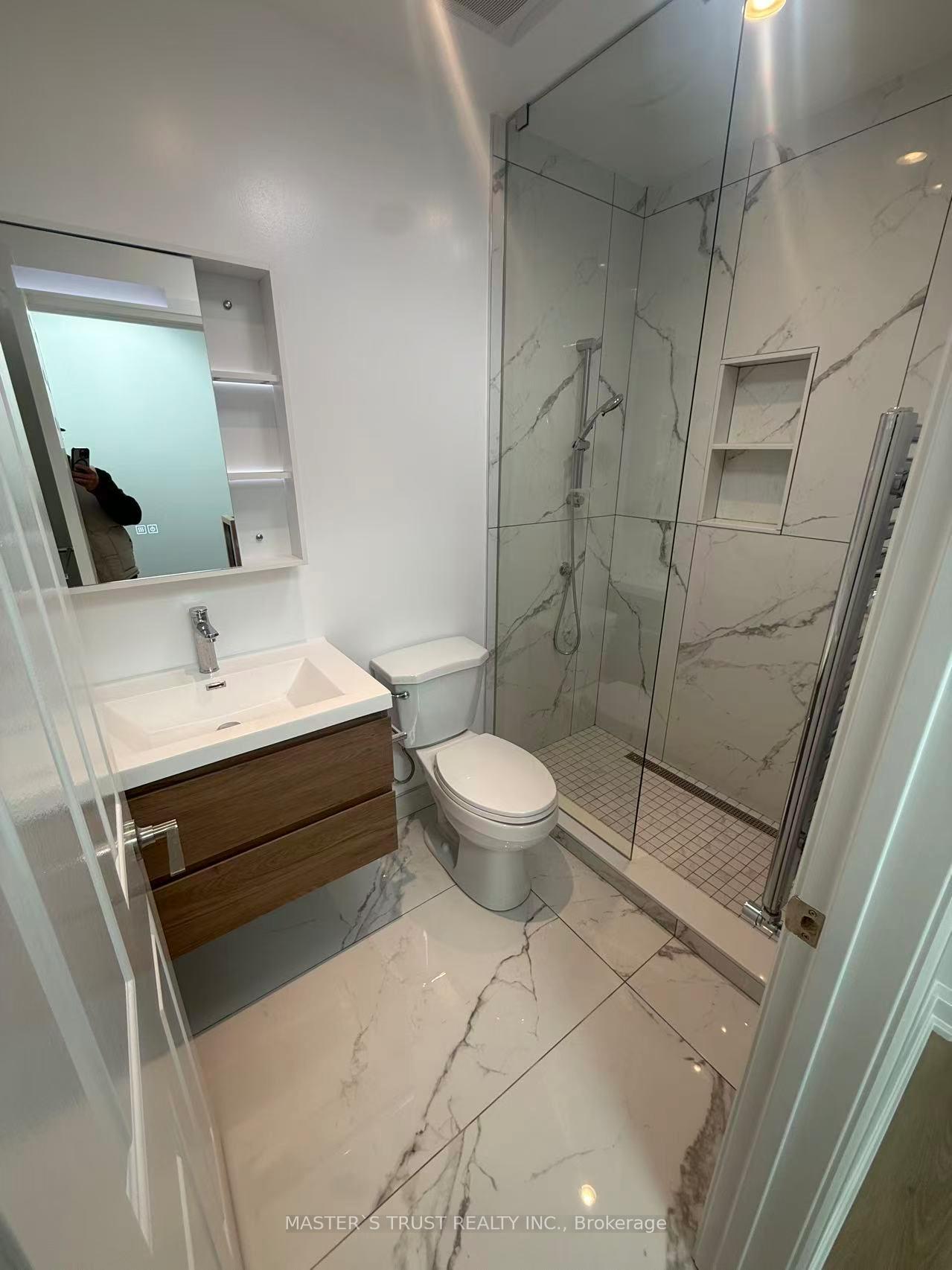 Photo 7 of Unit Unit4, 370 Lippincott Street, Toronto, University — HOMEH
