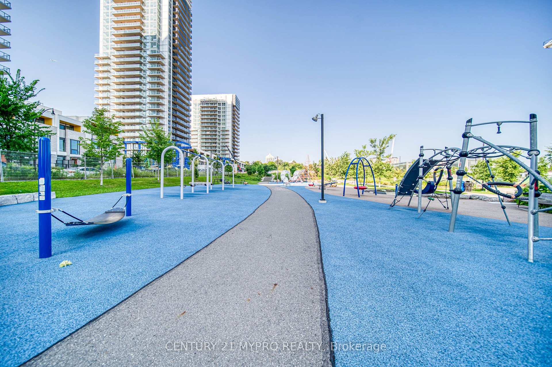 Photo 10 of Unit 506, 95 Mcmahon Drive, North York, Bayview Village — HOMEH