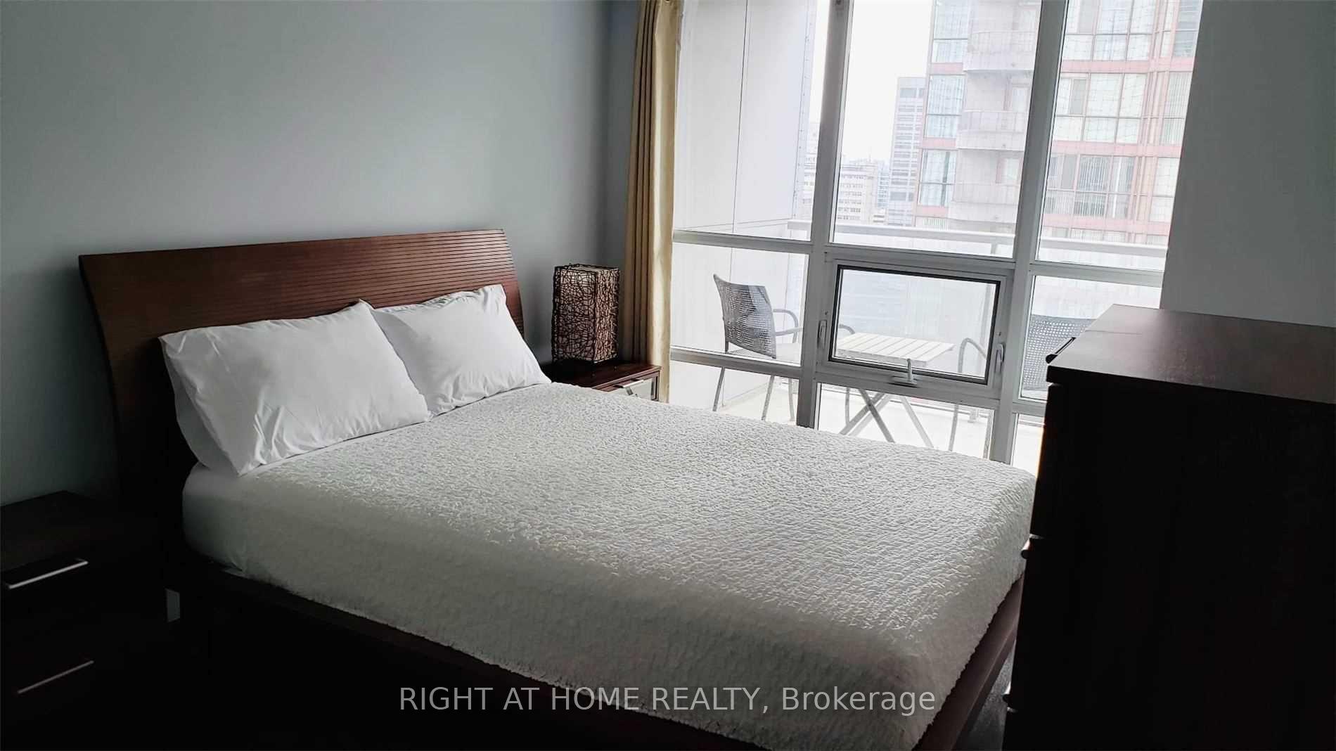 Photo 6 of Unit 1510, 761 Bay Street, Toronto, Bay Street Corridor — HOMEH