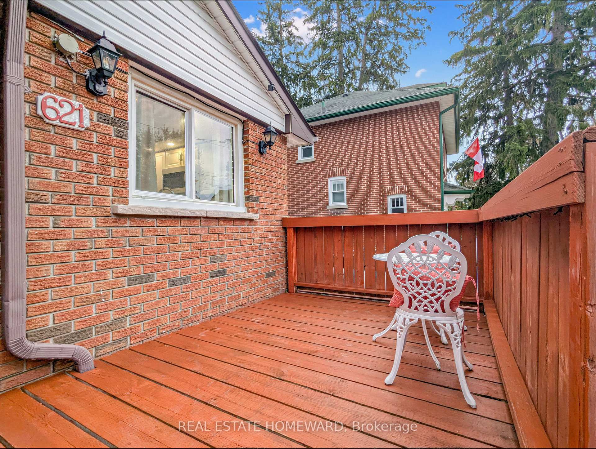 Photo 4 of 621 Byron Street S, Whitby, Downtown Whitby — HOMEH