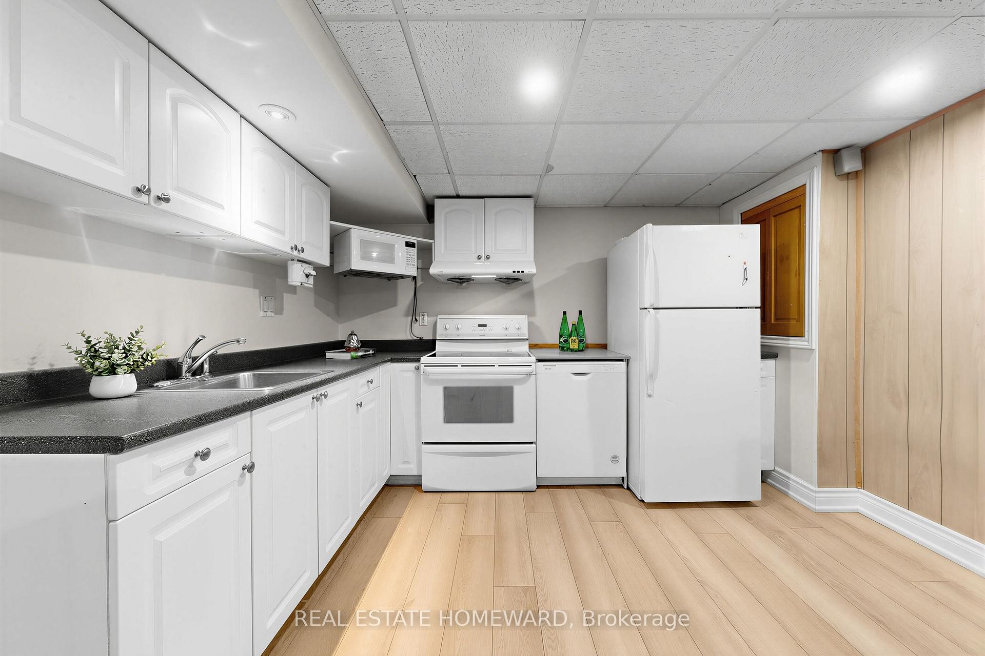 Photo 37 of 621 Byron Street S, Whitby, Downtown Whitby — HOMEH