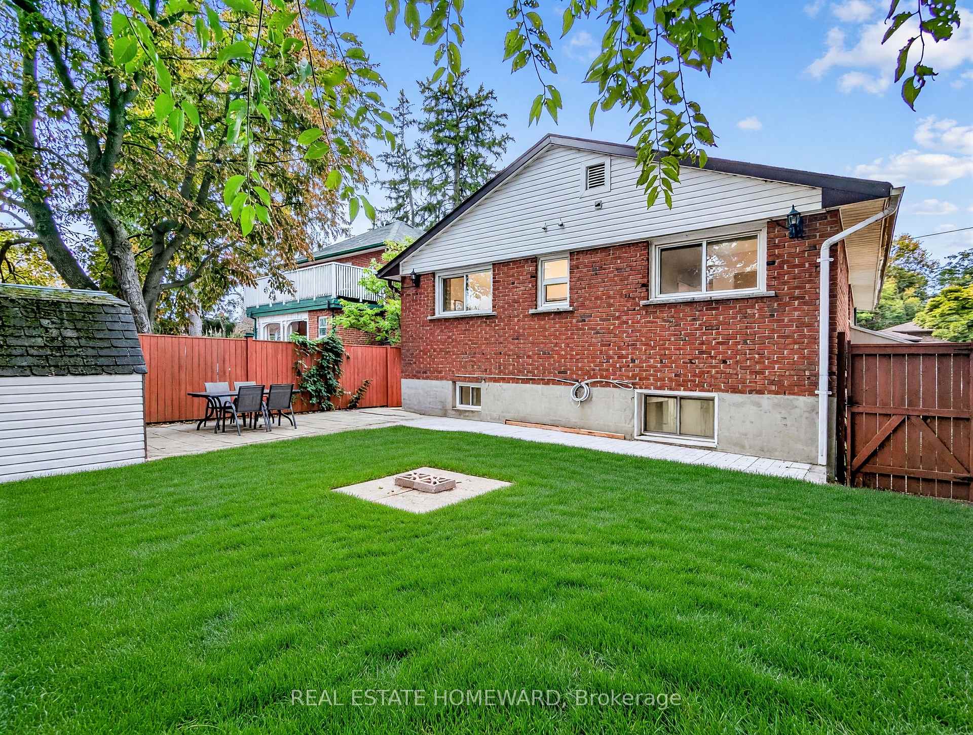 Photo 45 of 621 Byron Street S, Whitby, Downtown Whitby — HOMEH