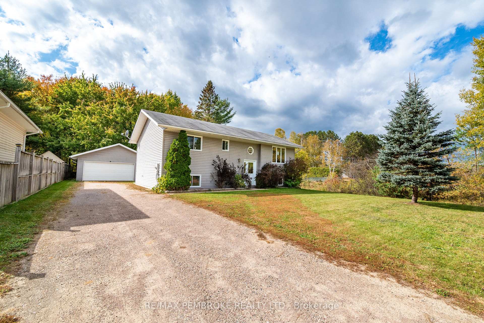 Photo 1 of 18 Joseph Street, Laurentian Hills, Chalk River and Laurentian Hills South — HOMEH