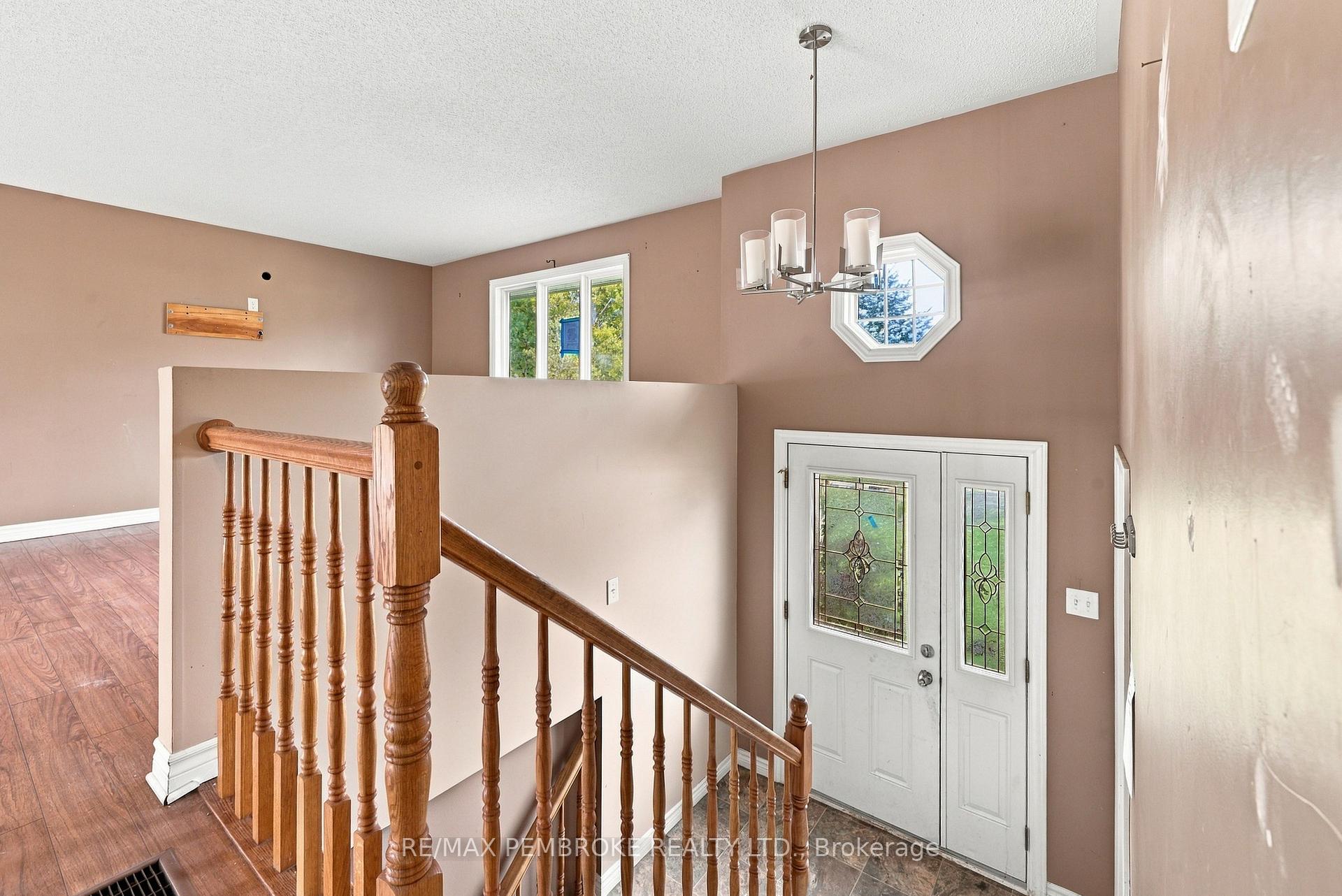 Photo 28 of 18 Joseph Street, Laurentian Hills, Chalk River and Laurentian Hills South — HOMEH
