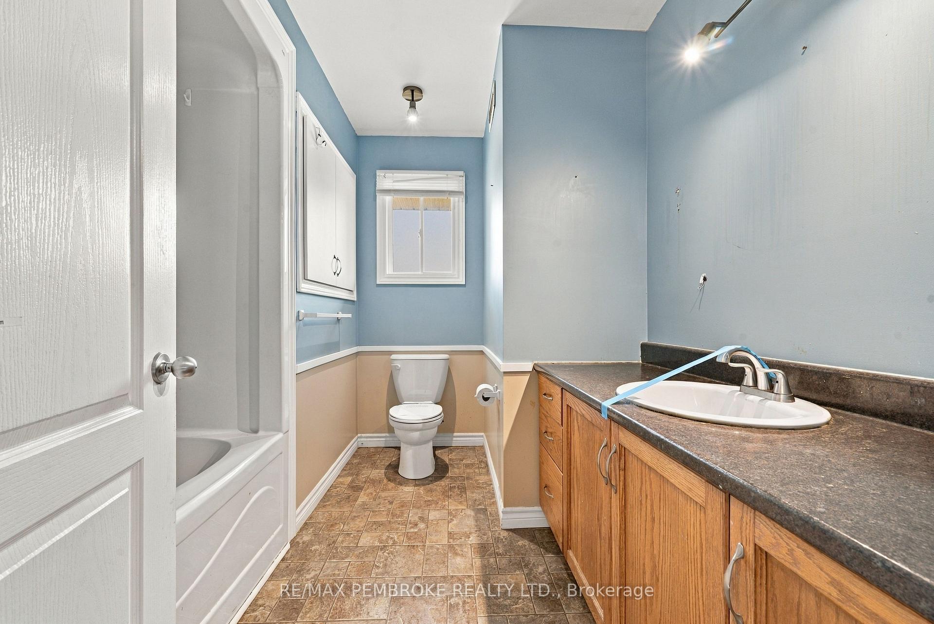 Photo 30 of 18 Joseph Street, Laurentian Hills, Chalk River and Laurentian Hills South — HOMEH