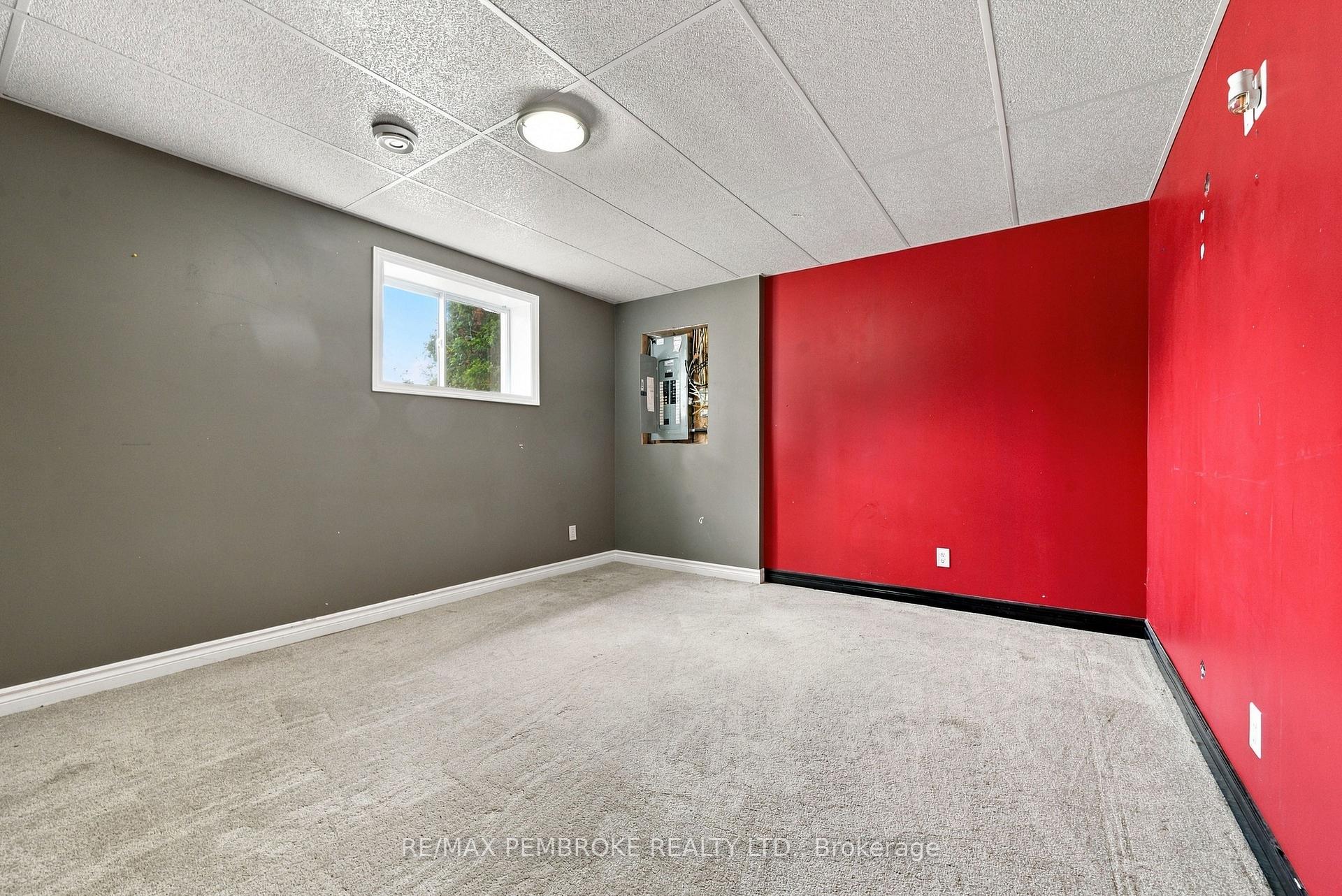 Photo 38 of 18 Joseph Street, Laurentian Hills, Chalk River and Laurentian Hills South — HOMEH
