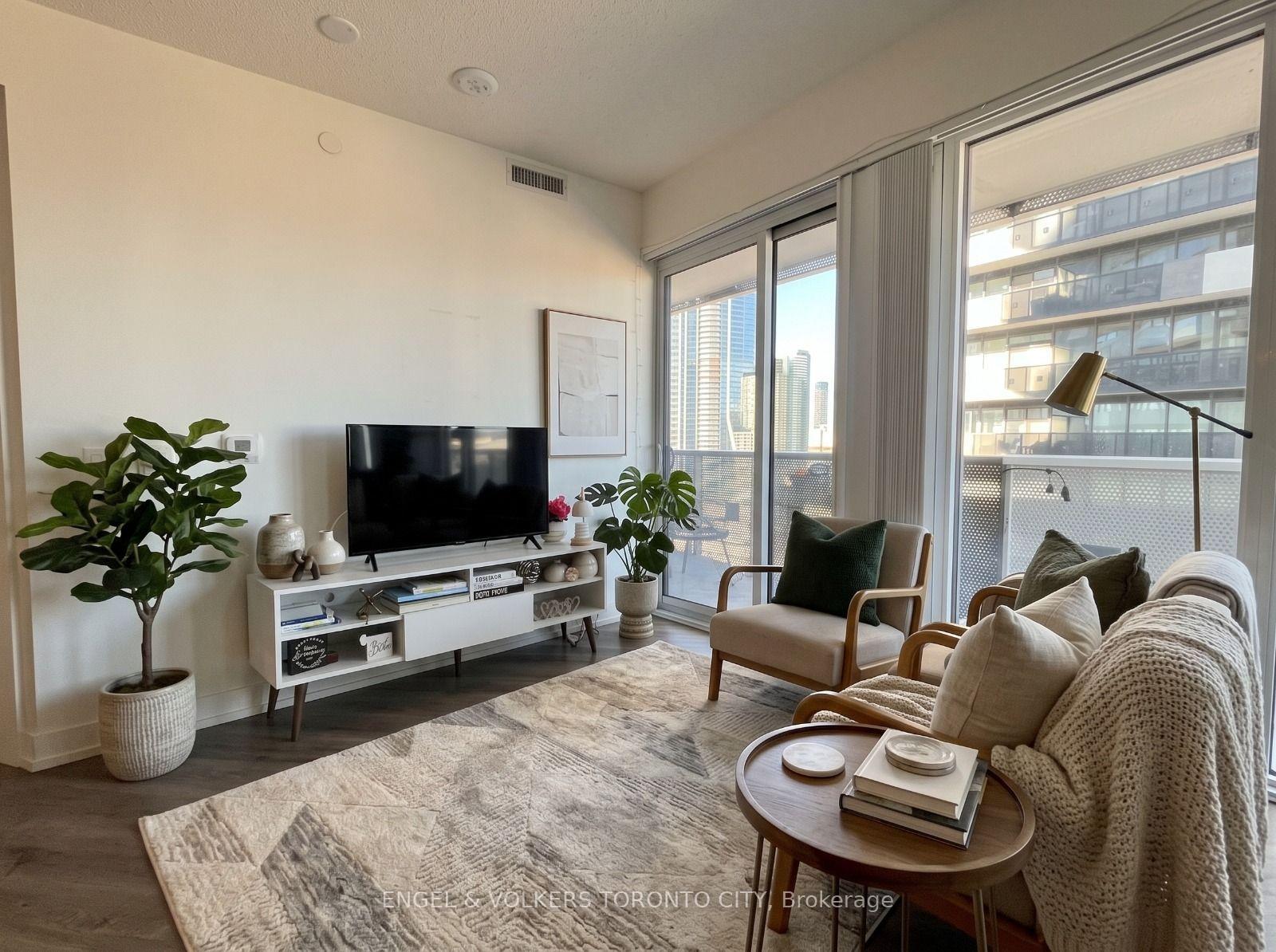 Photo 2 of Unit 2116, 138 Downes Street, Toronto, Waterfront Communities — HOMEH