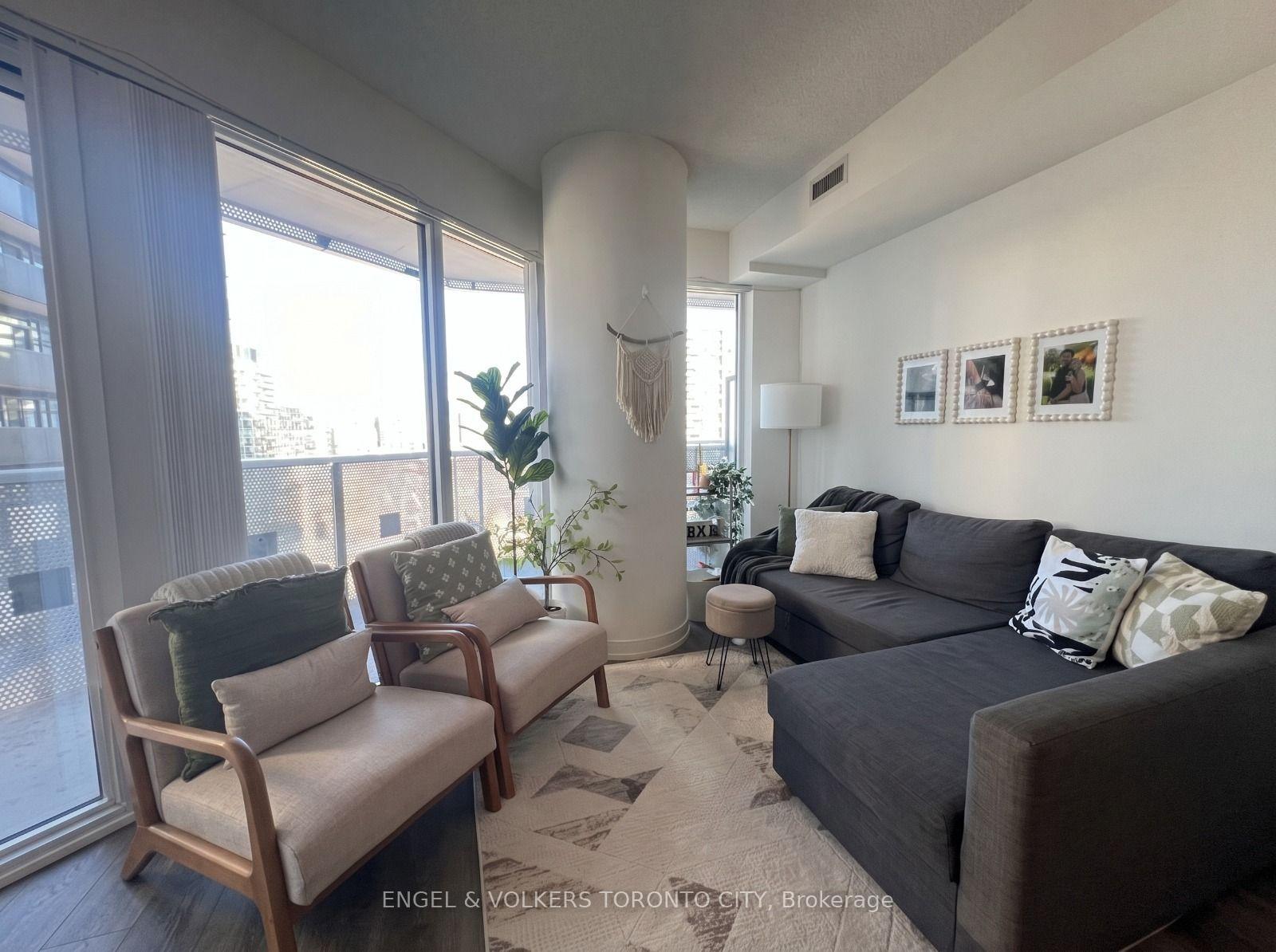 Photo 6 of Unit 2116, 138 Downes Street, Toronto, Waterfront Communities — HOMEH