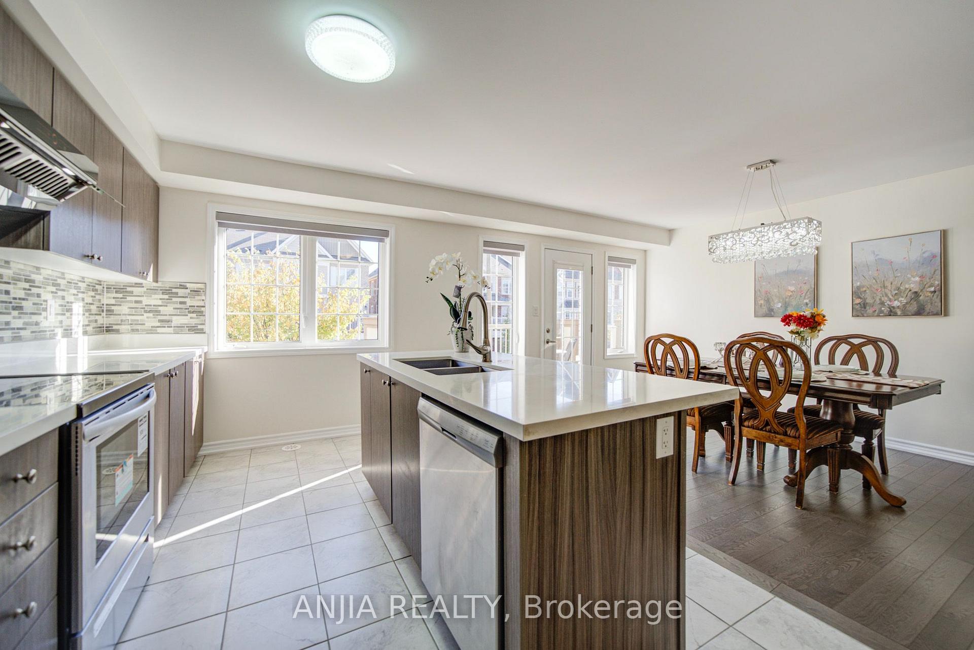 Photo 9 of 24 Goldeye Street, Whitby, Lynde Creek — HOMEH
