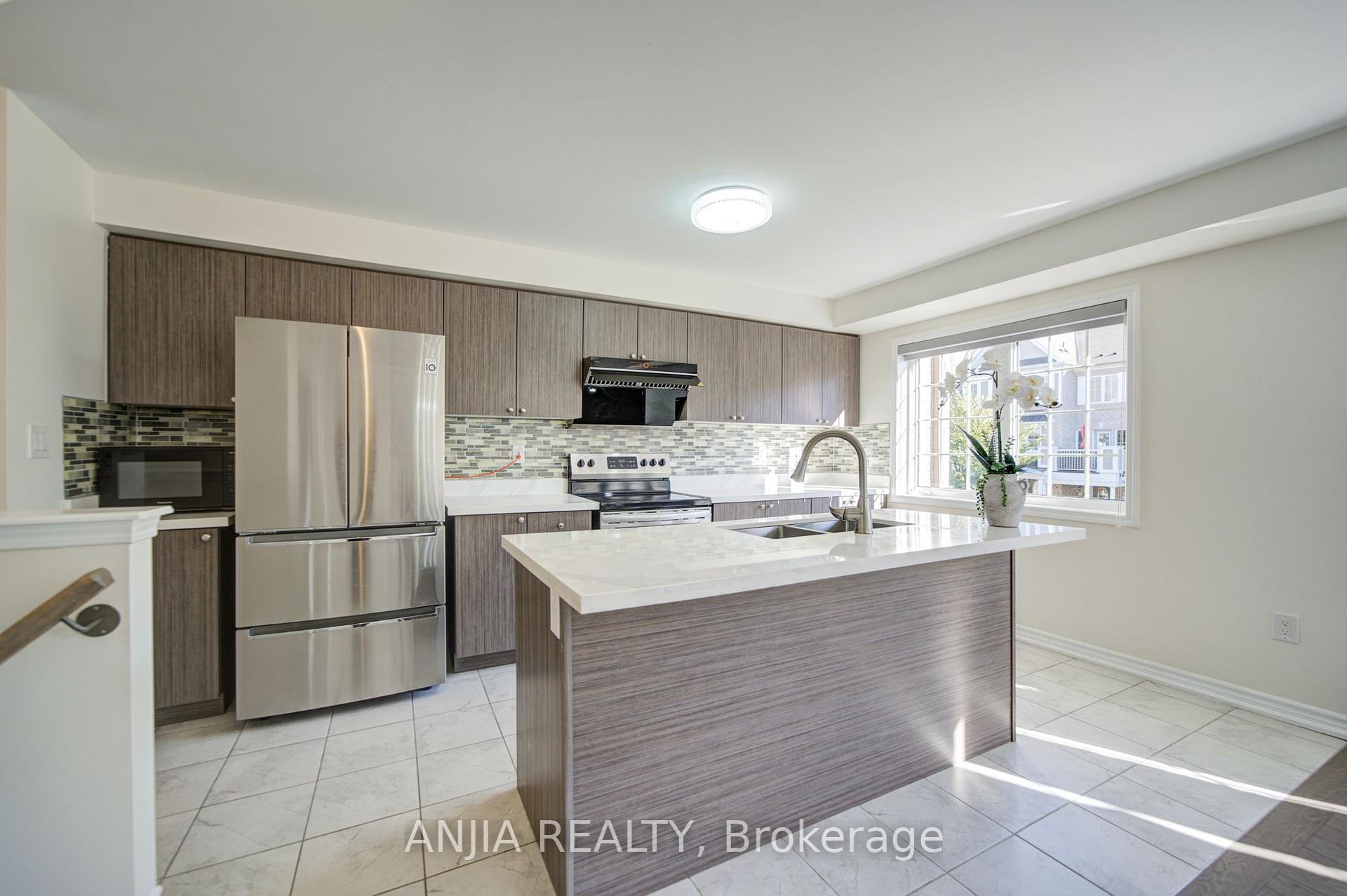 Photo 10 of 24 Goldeye Street, Whitby, Lynde Creek — HOMEH